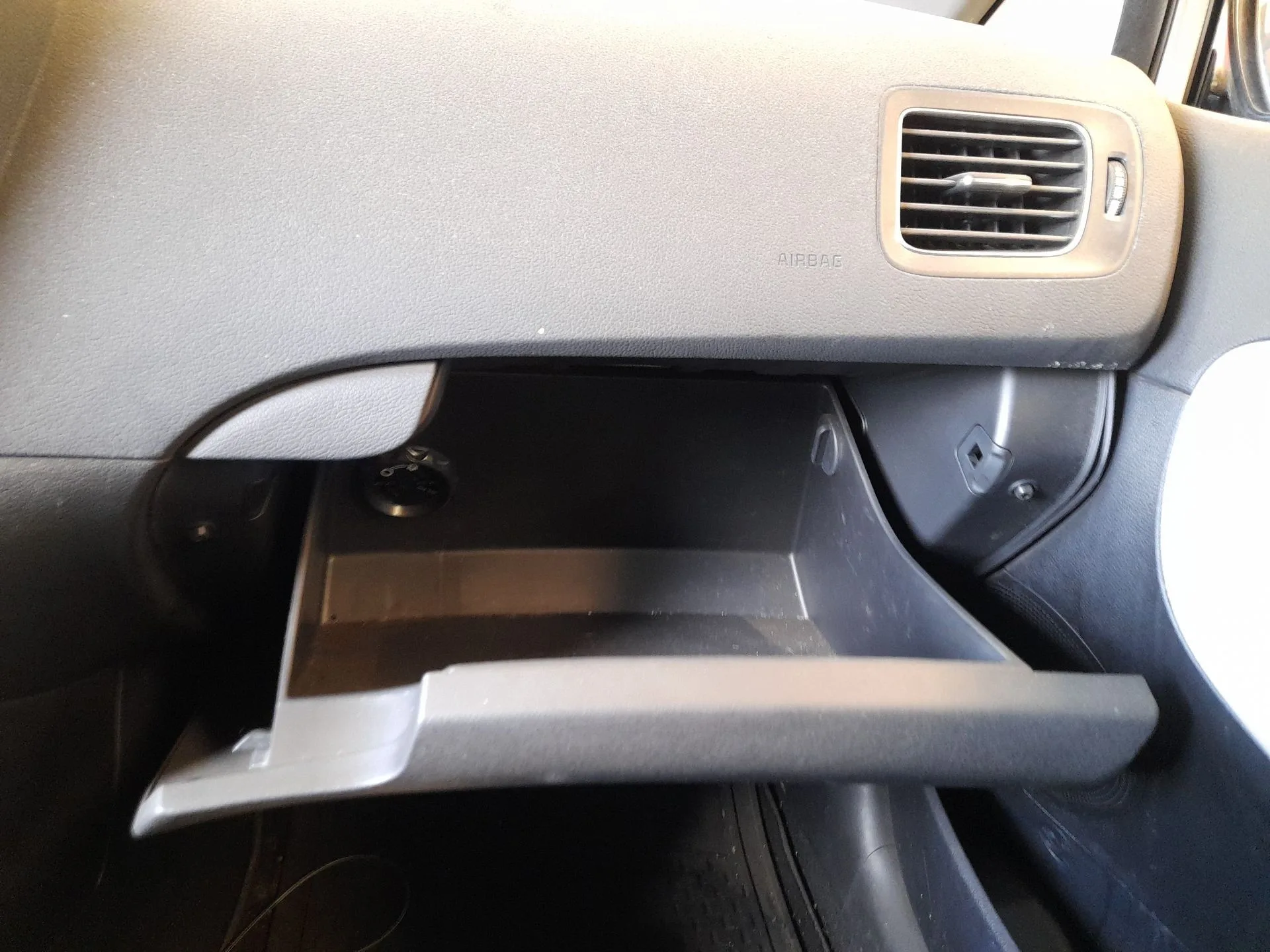 Guantera para Kia Cee'd Sportswagon (Jd)