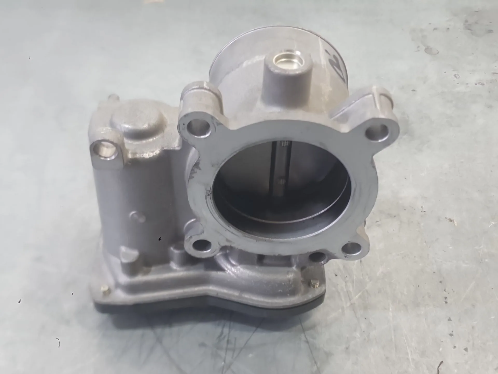 Caja Mariposa para Mazda 2 Lim. ()