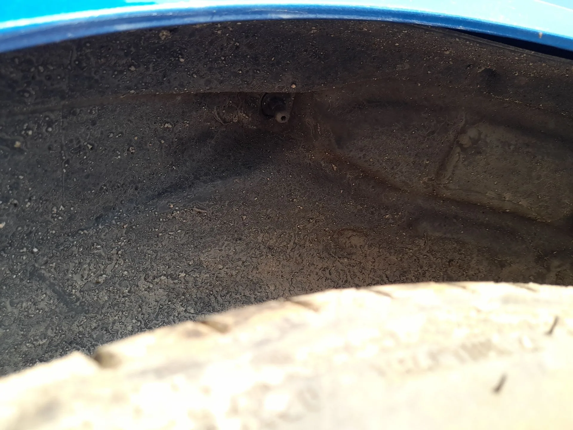 Plastico Pase Rueda Tras. Izq. para Opel Corsa F (P2Jo)
