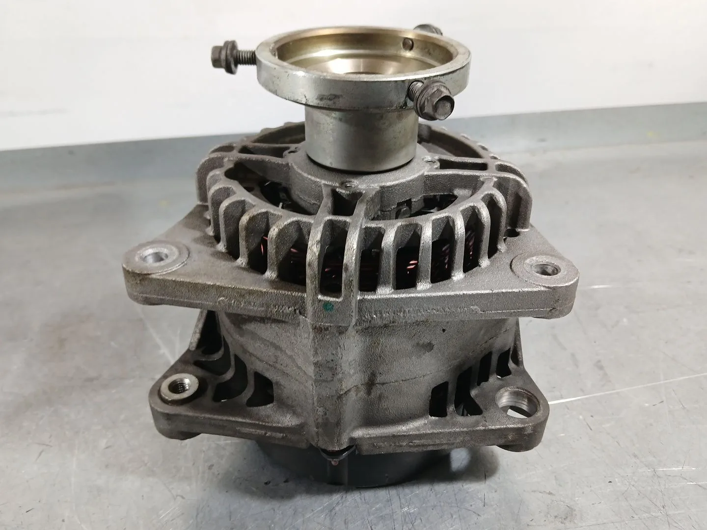 Alternador para Ford Focus C-Max (Dm2)