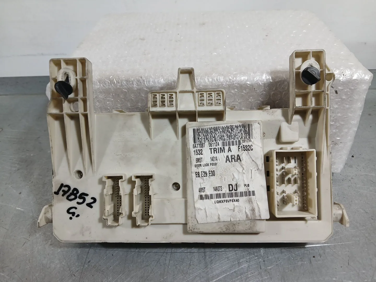 Caja Reles / Fusibles para Ford Focus C-Max (Dm2)