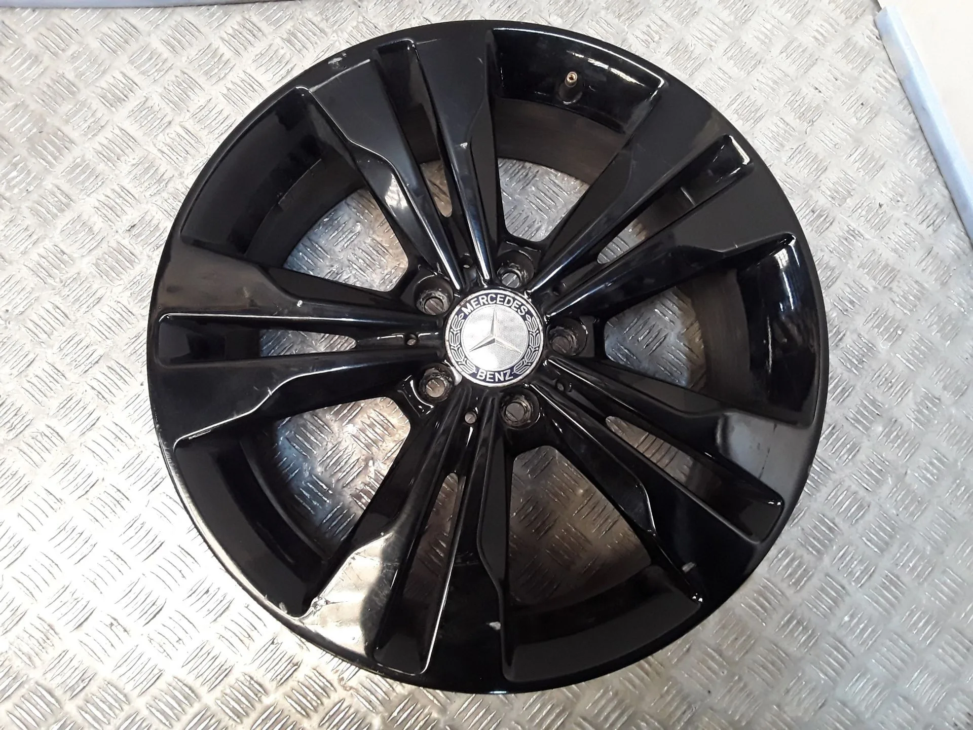 Llanta Aluminio para Mercedes-Benz Cla Coupe (C117)