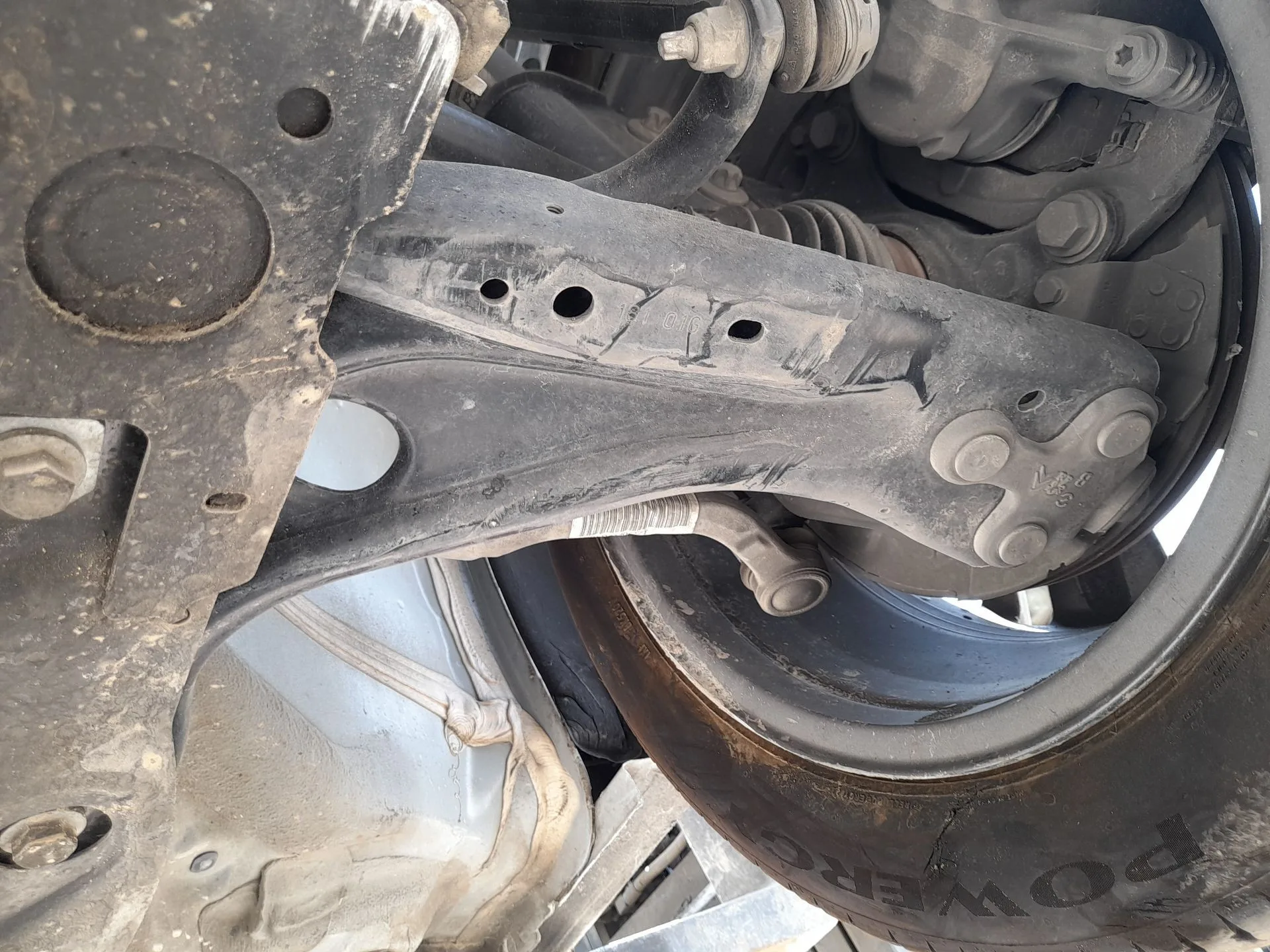 Brazo Suspension Inferior Delantero Izquierdo para Peugeot 308 Sw Iii (Fc_, Fj_, Fr_, F4_, Fn_)