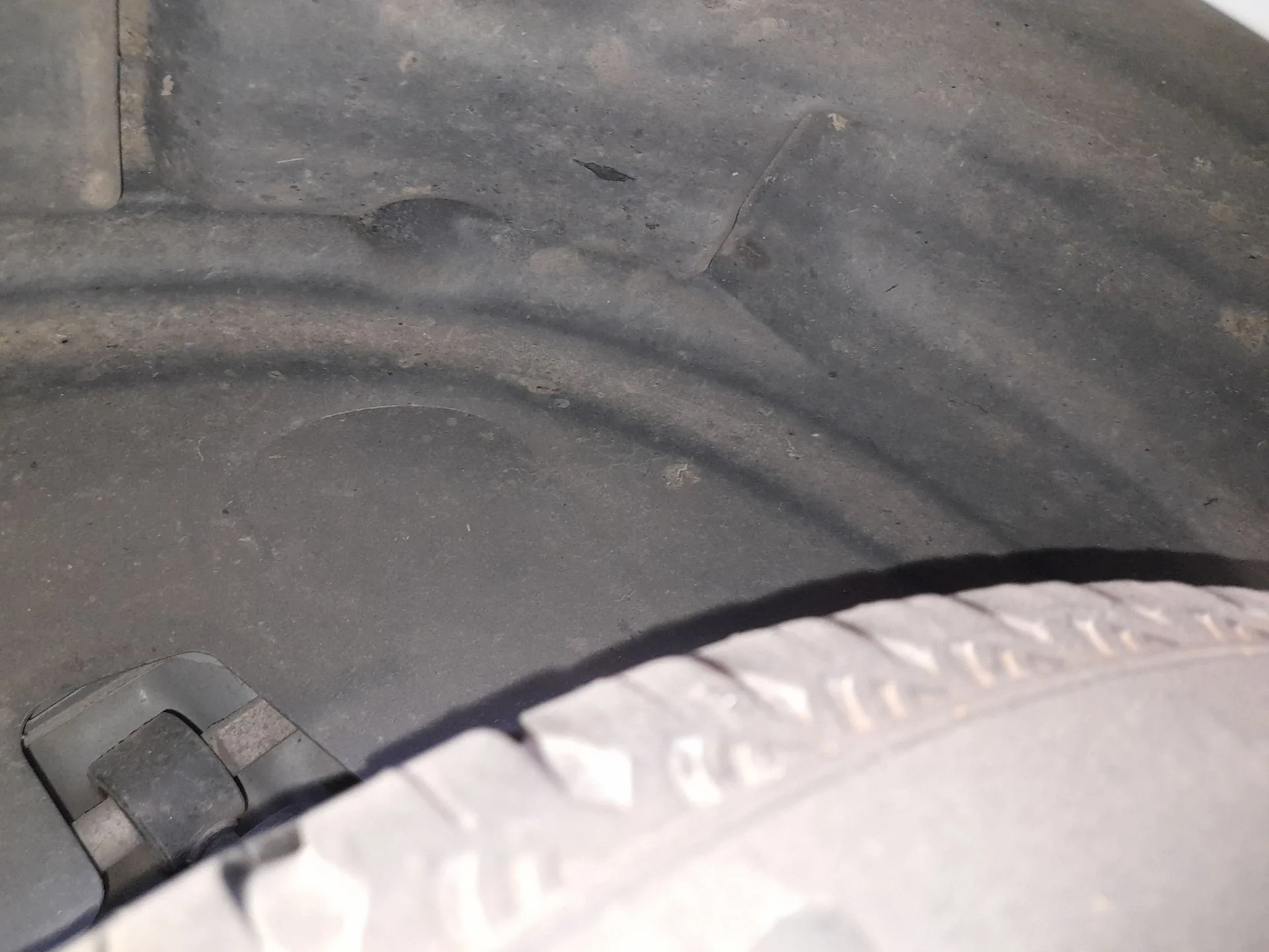 Plastico Pase Rueda Tras. Dch. para Peugeot 308 Sw Iii (Fc_, Fj_, Fr_, F4_, Fn_)