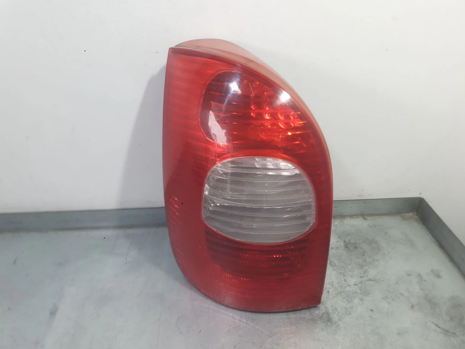Piloto Trasero Izquierdo para Citroën Xsara Picasso (N68)