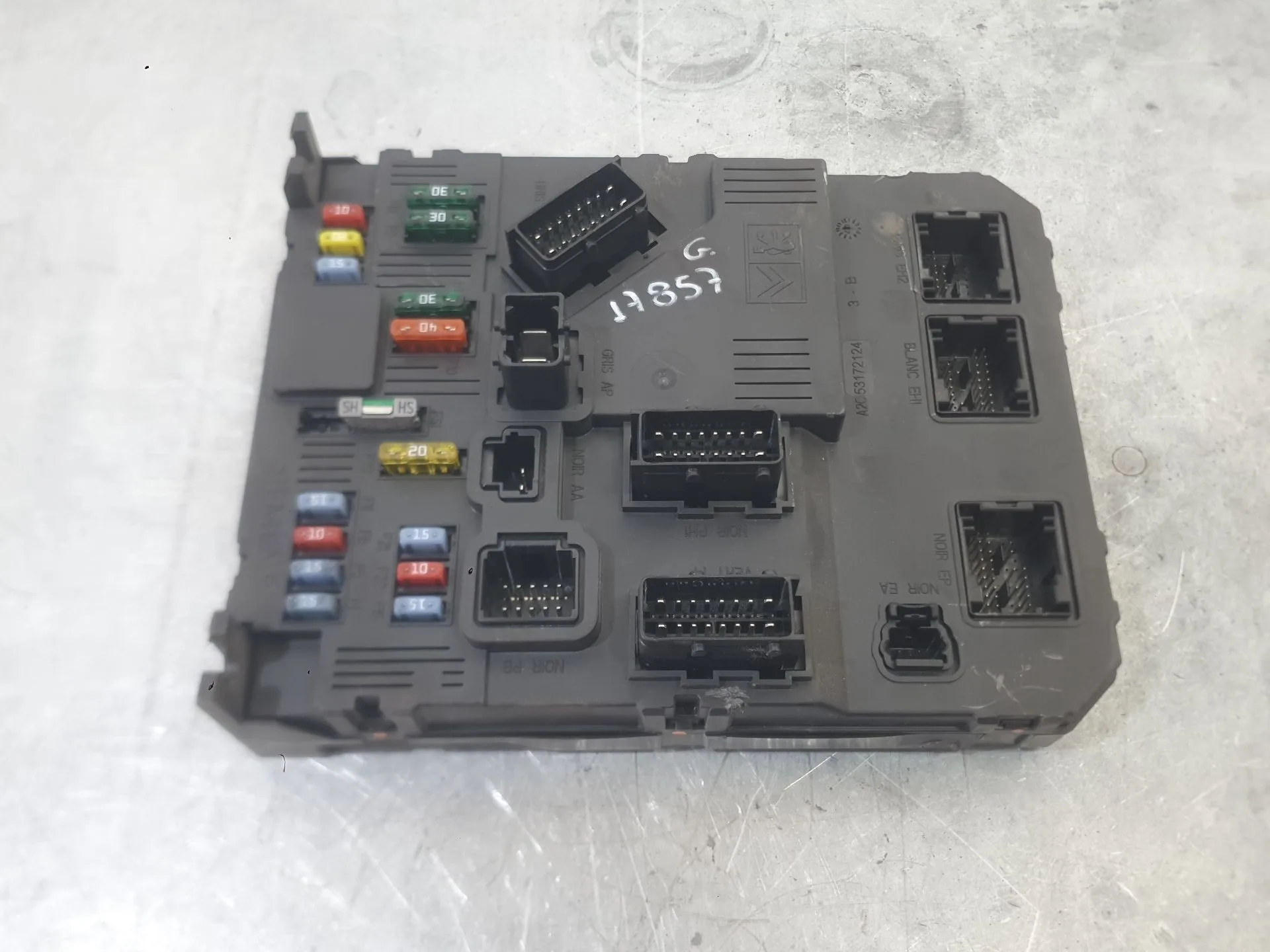 Caja Reles / Fusibles para Citroën Xsara Picasso (N68)