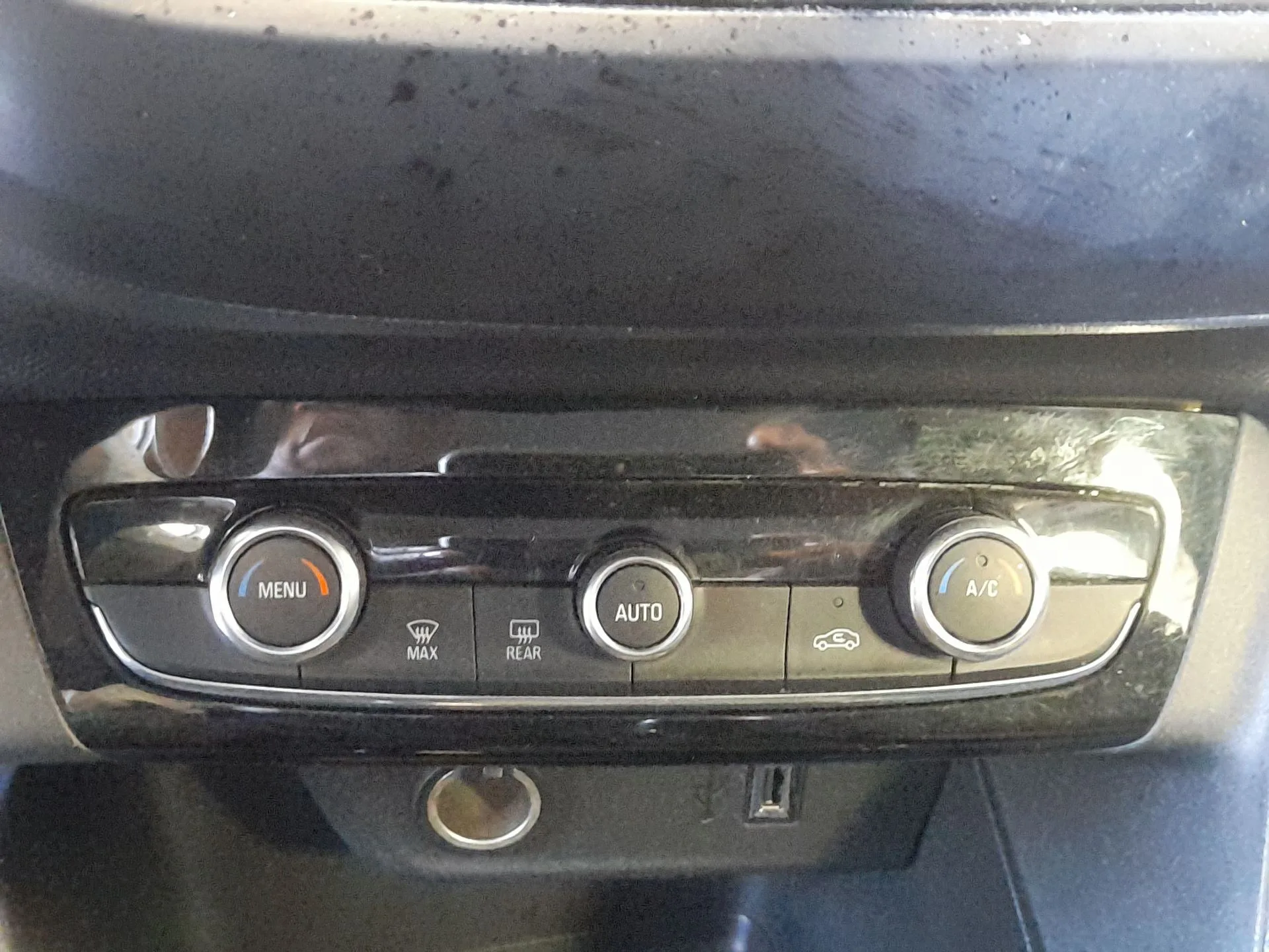 Mando Climatizador para Opel Corsa F (P2Jo)