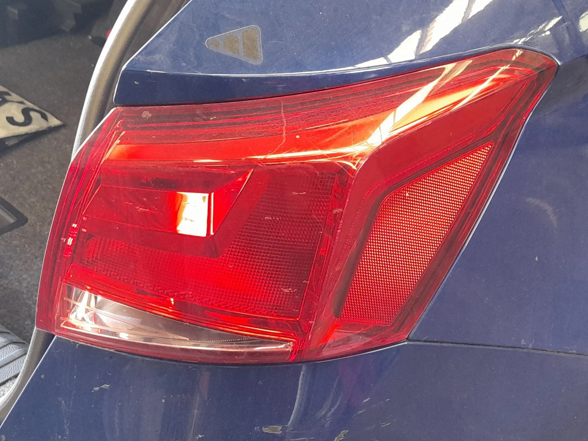 Piloto Trasero Derecho Exterior para Seat Arona (Kj7, Kjp)
