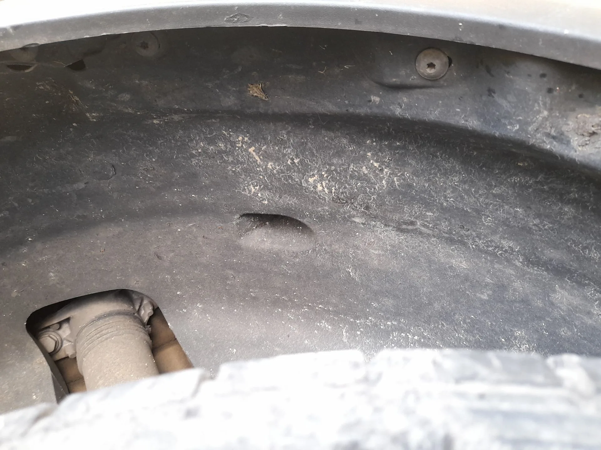 Plastico Pase Rueda Tras. Izq. para Seat Arona (Kj7, Kjp)