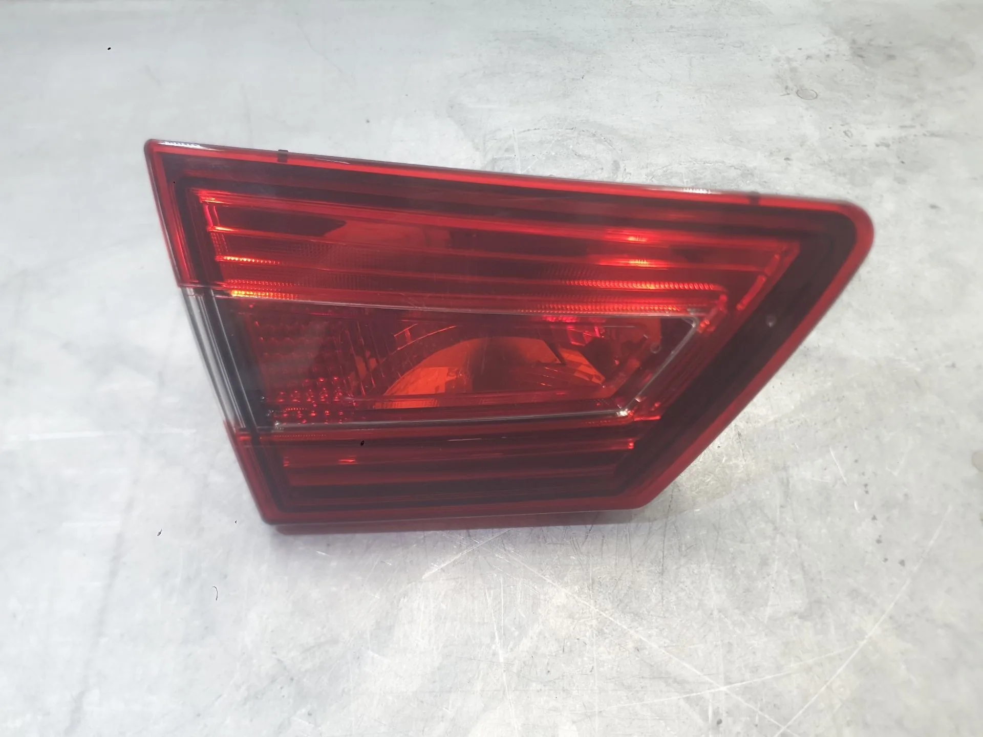 Piloto Trasero Izquierdo Interior para Renault Clio Iv (Bh_)