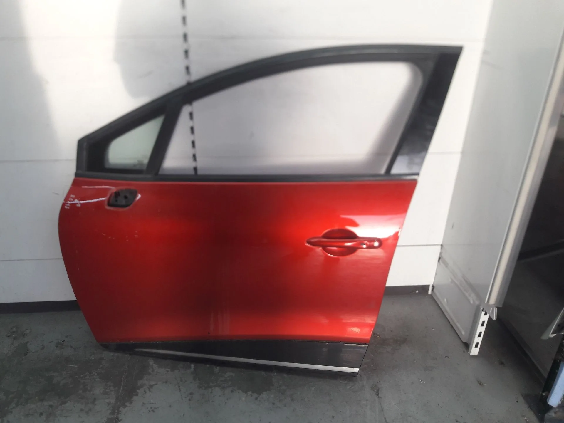 Puerta Delantera Izquierda para Renault Clio Iv (Bh_)
