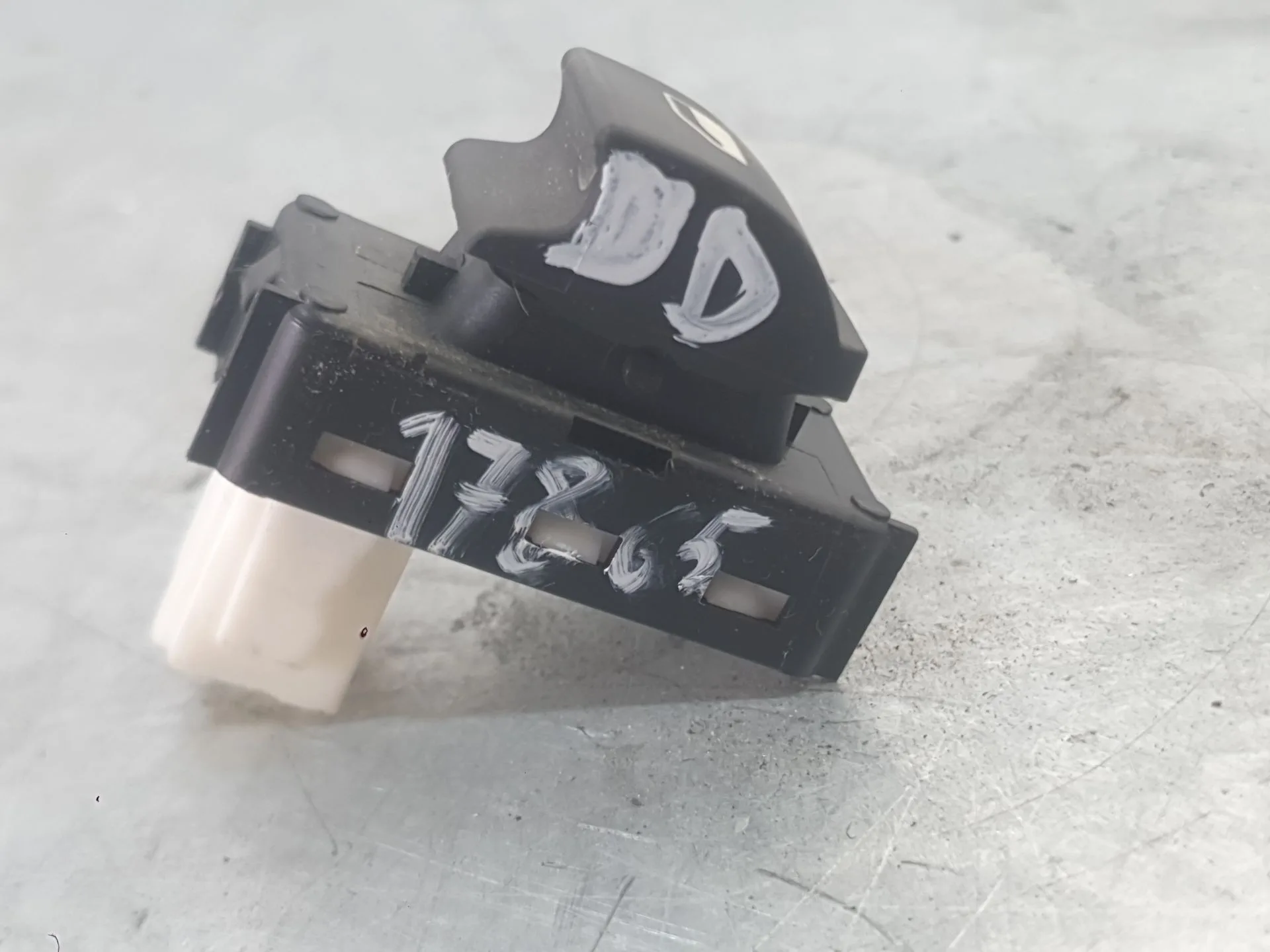 Mando Elevalunas Delantero Derecho para Peugeot 3008 Ii Suv (Mc_, Mr_, Mj_, M4_)