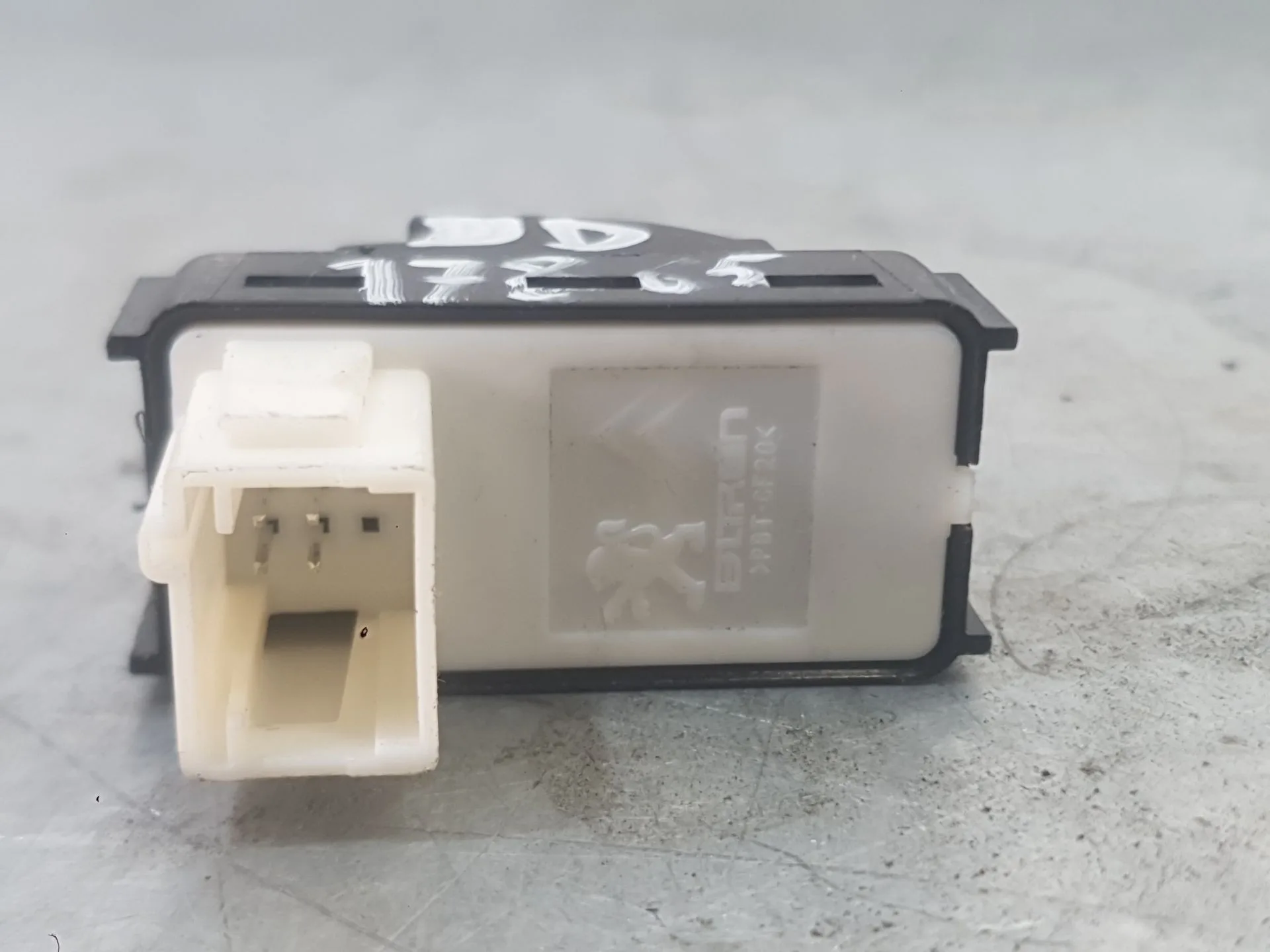 Mando Elevalunas Delantero Derecho para Peugeot 3008 Ii Suv (Mc_, Mr_, Mj_, M4_)