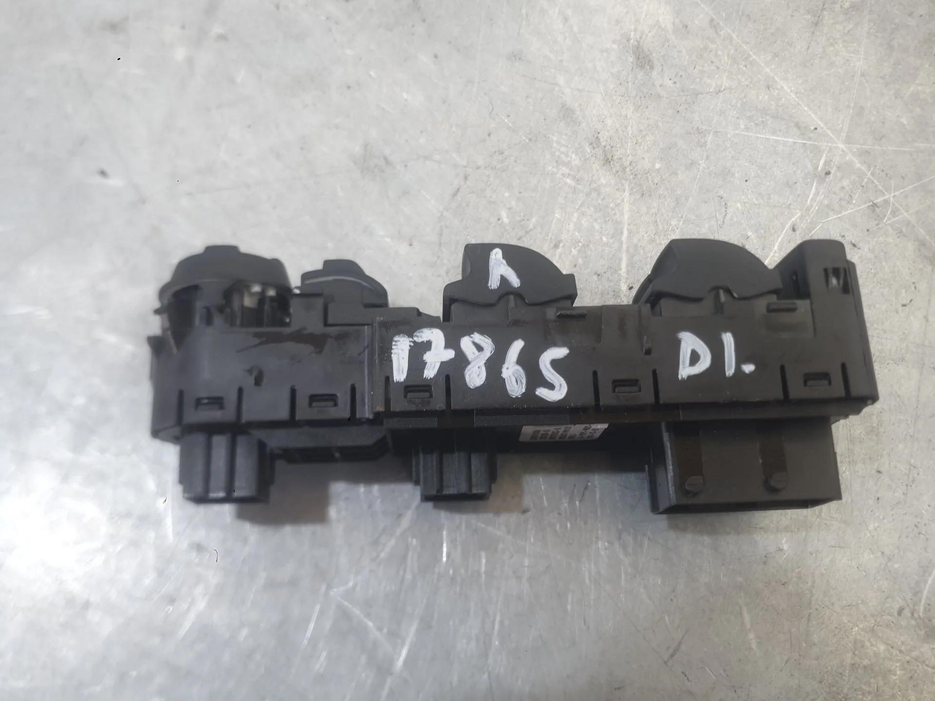 Mando Elevalunas Delantero Izquierdo para Peugeot 3008 Ii Suv (Mc_, Mr_, Mj_, M4_)