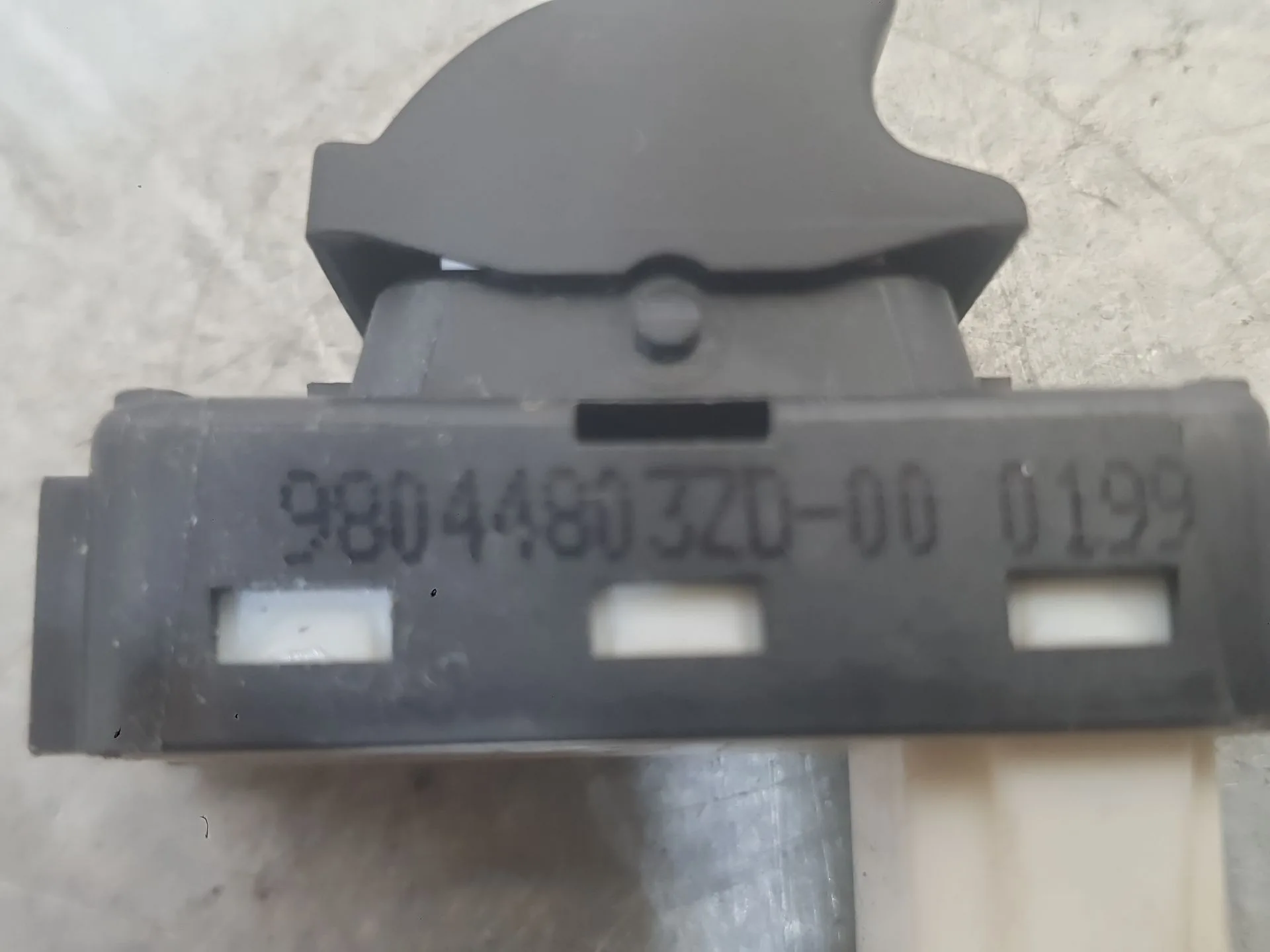 Mando Elevalunas Trasero Izquierdo para Peugeot 3008 Ii Suv (Mc_, Mr_, Mj_, M4_)
