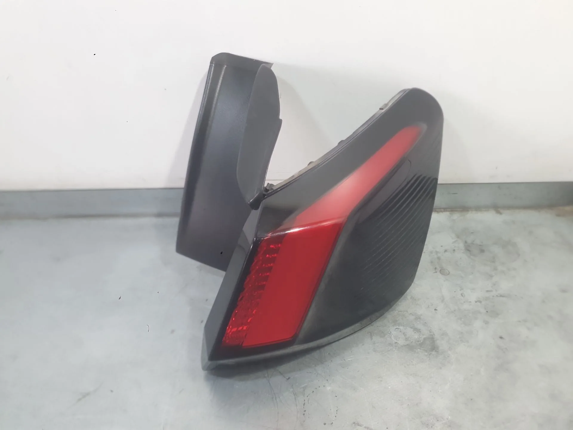 Piloto Trasero Derecho Exterior para Peugeot 3008 Ii Suv (Mc_, Mr_, Mj_, M4_)