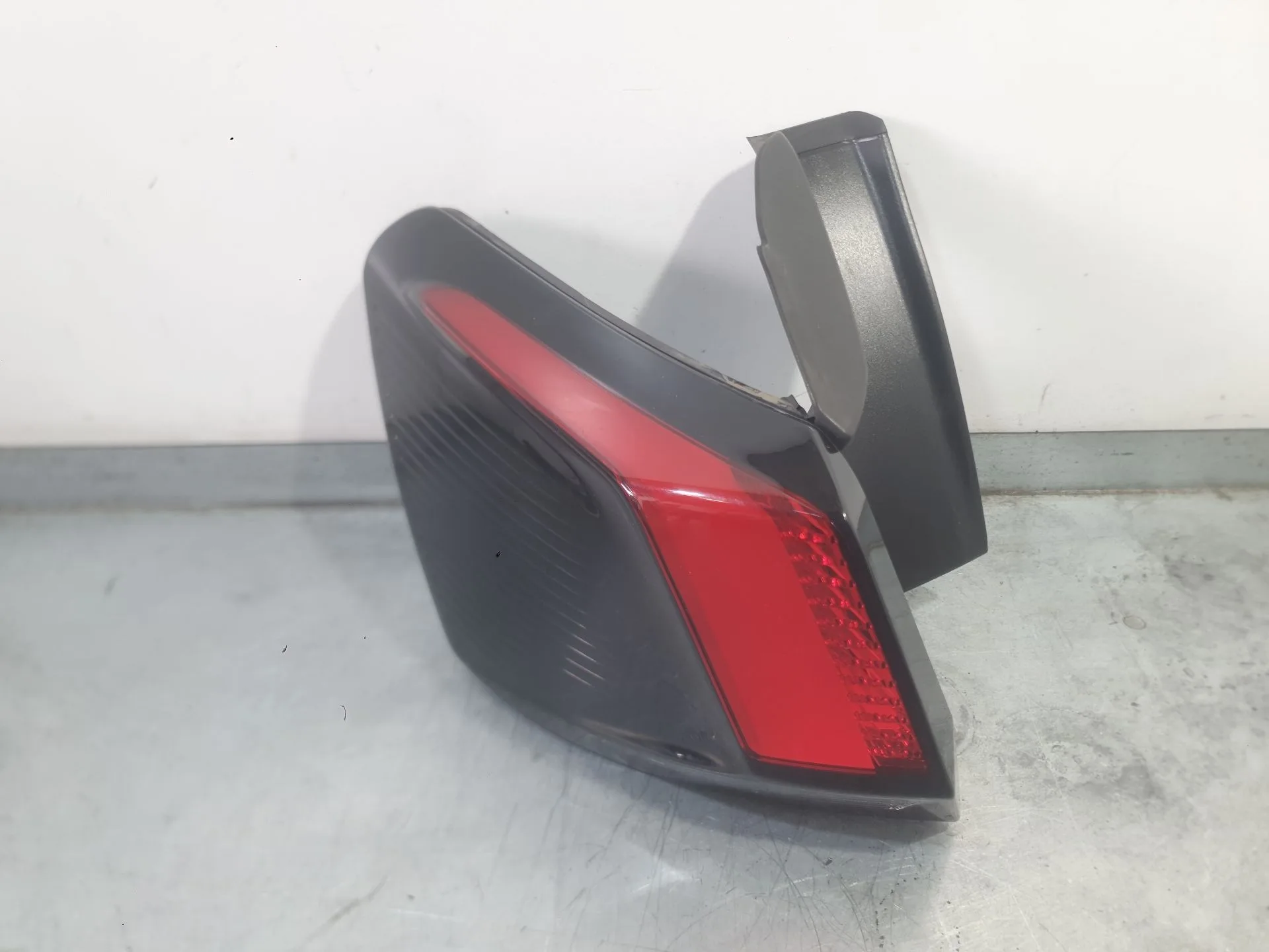 Piloto Trasero Izquierdo Exterior para Peugeot 3008 Ii Suv (Mc_, Mr_, Mj_, M4_)