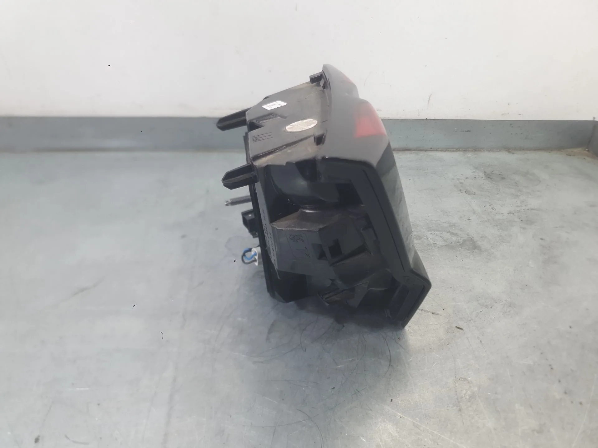 Piloto Trasero Izquierdo Interior para Peugeot 3008 Ii Suv (Mc_, Mr_, Mj_, M4_)