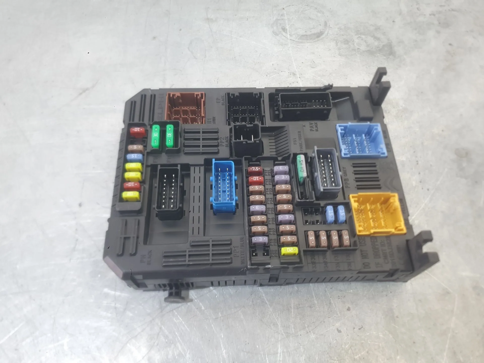 Caja Reles / Fusibles para Peugeot 3008 Ii Suv (Mc_, Mr_, Mj_, M4_)