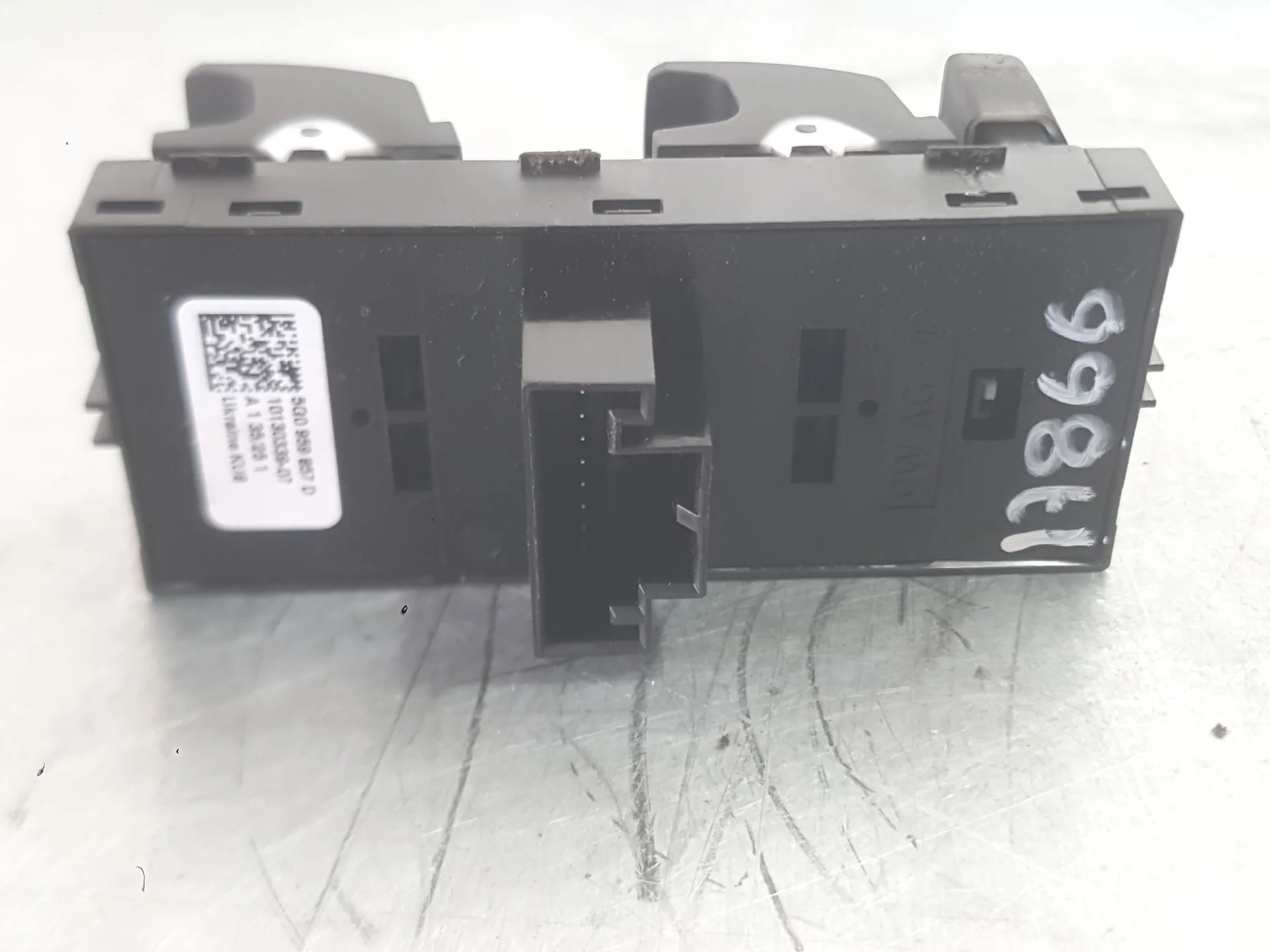 Mando Elevalunas Delantero Izquierdo para Skoda Fabia Iv (Pj3)