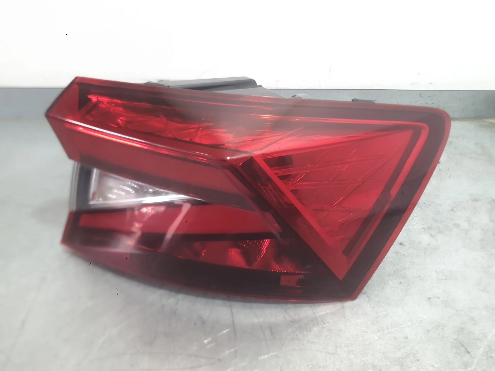 Piloto Trasero Derecho Exterior para Skoda Fabia Iv (Pj3)