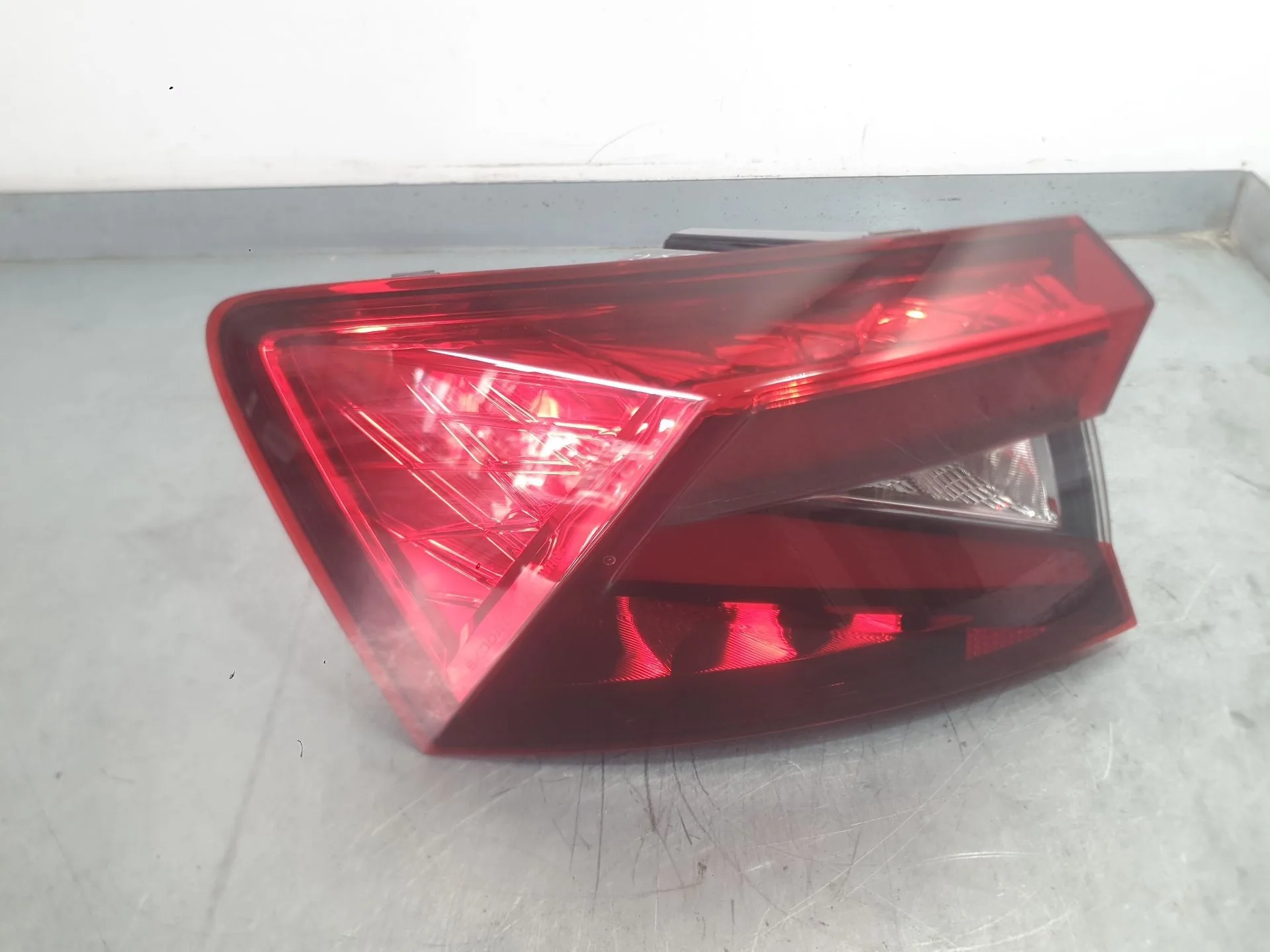 Piloto Trasero Izquierdo Exterior para Skoda Fabia Iv (Pj3)