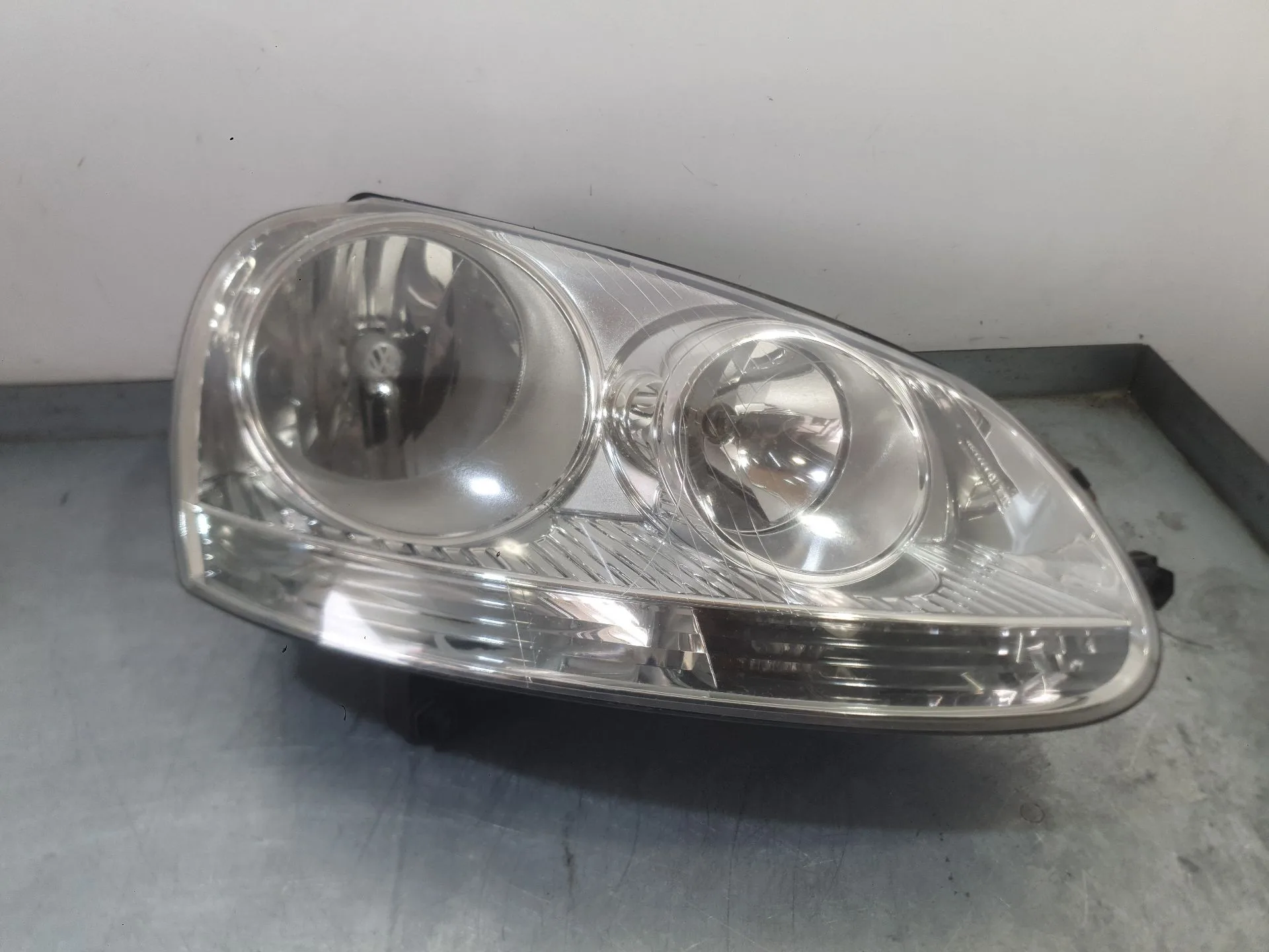 Faro Derecho para Volkswagen Golf V (1K1)