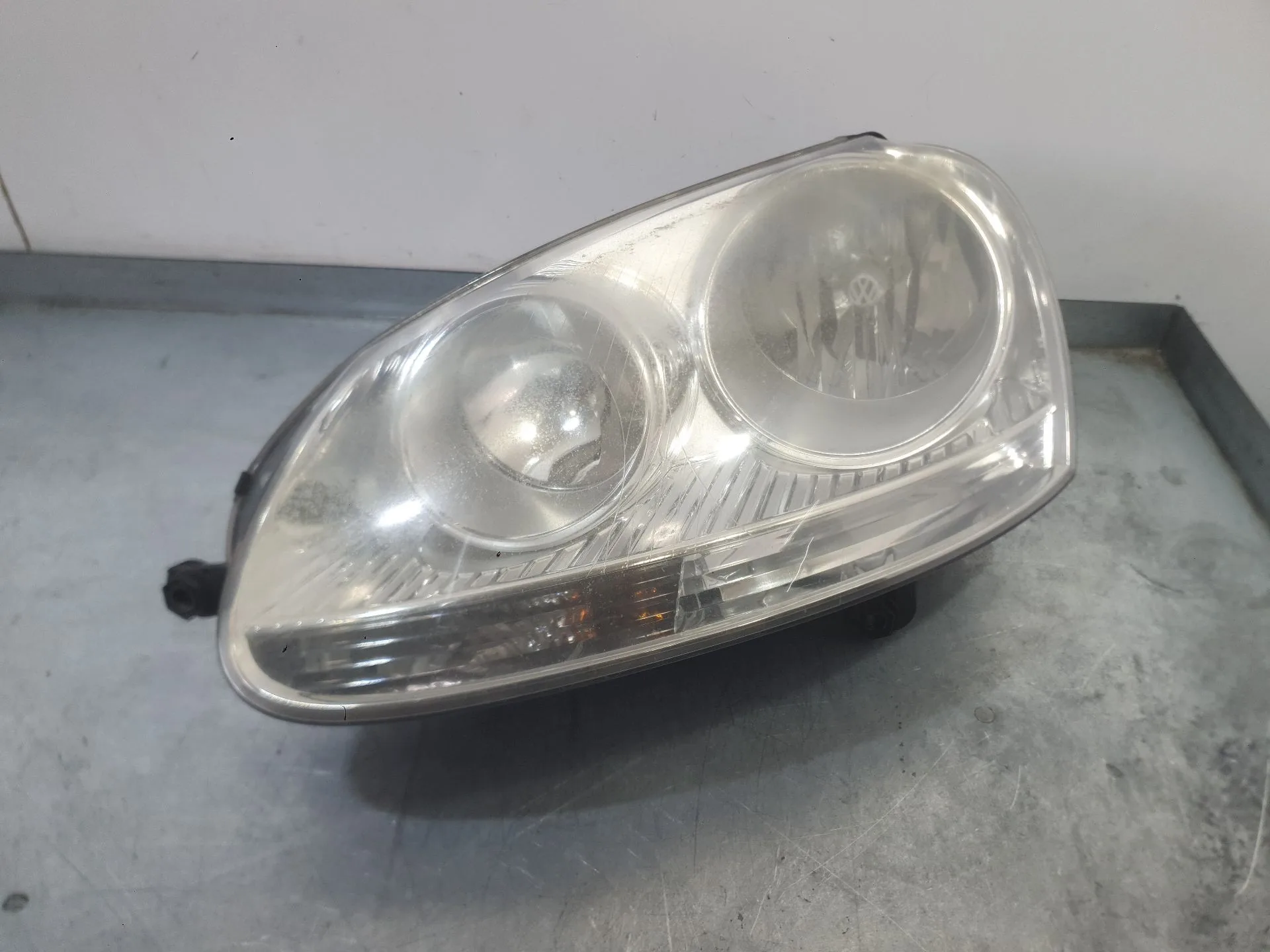 Faro Izquierdo para Volkswagen Golf V (1K1)