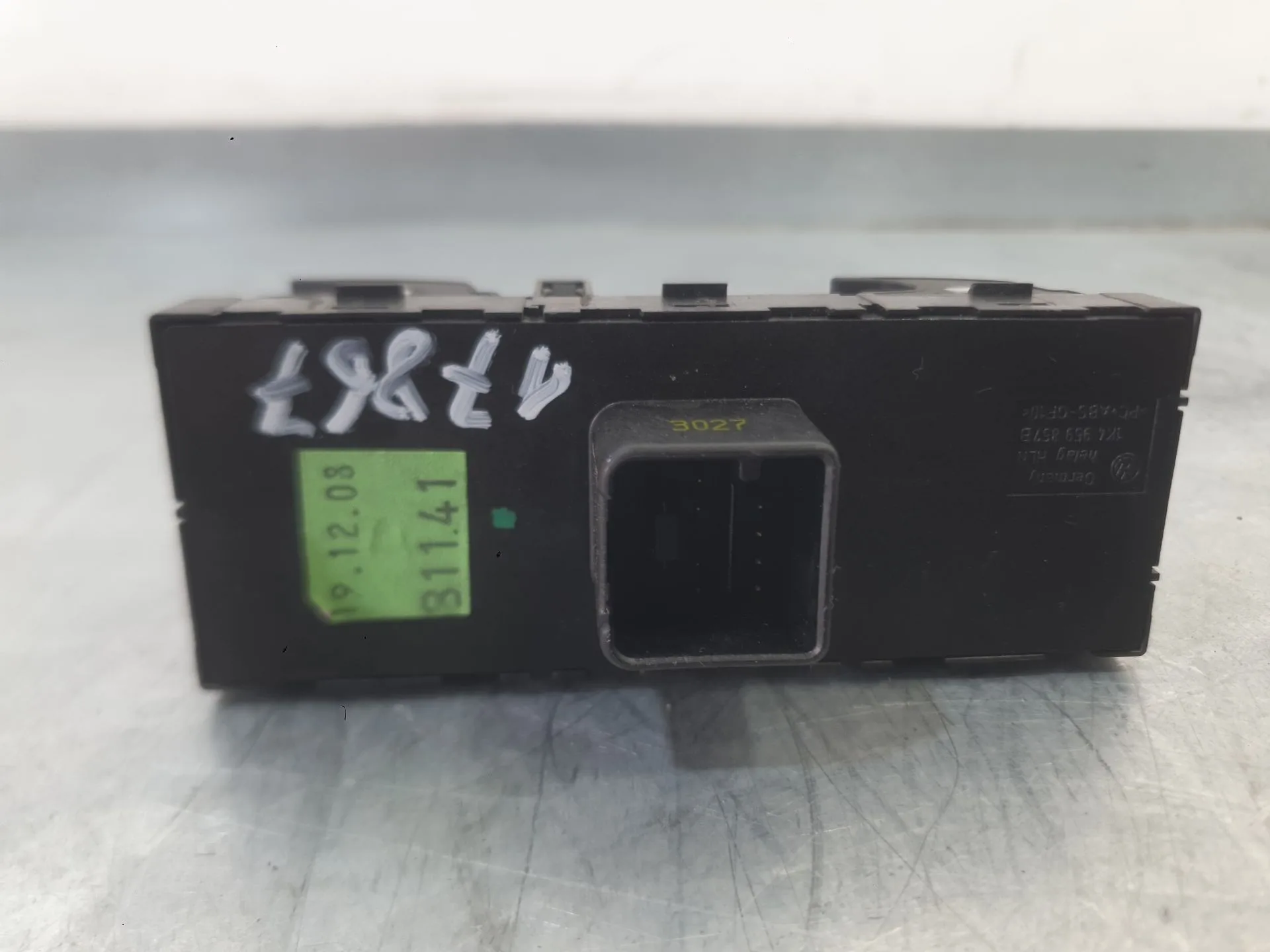 Mando Elevalunas Delantero Izquierdo para Volkswagen Golf V (1K1)