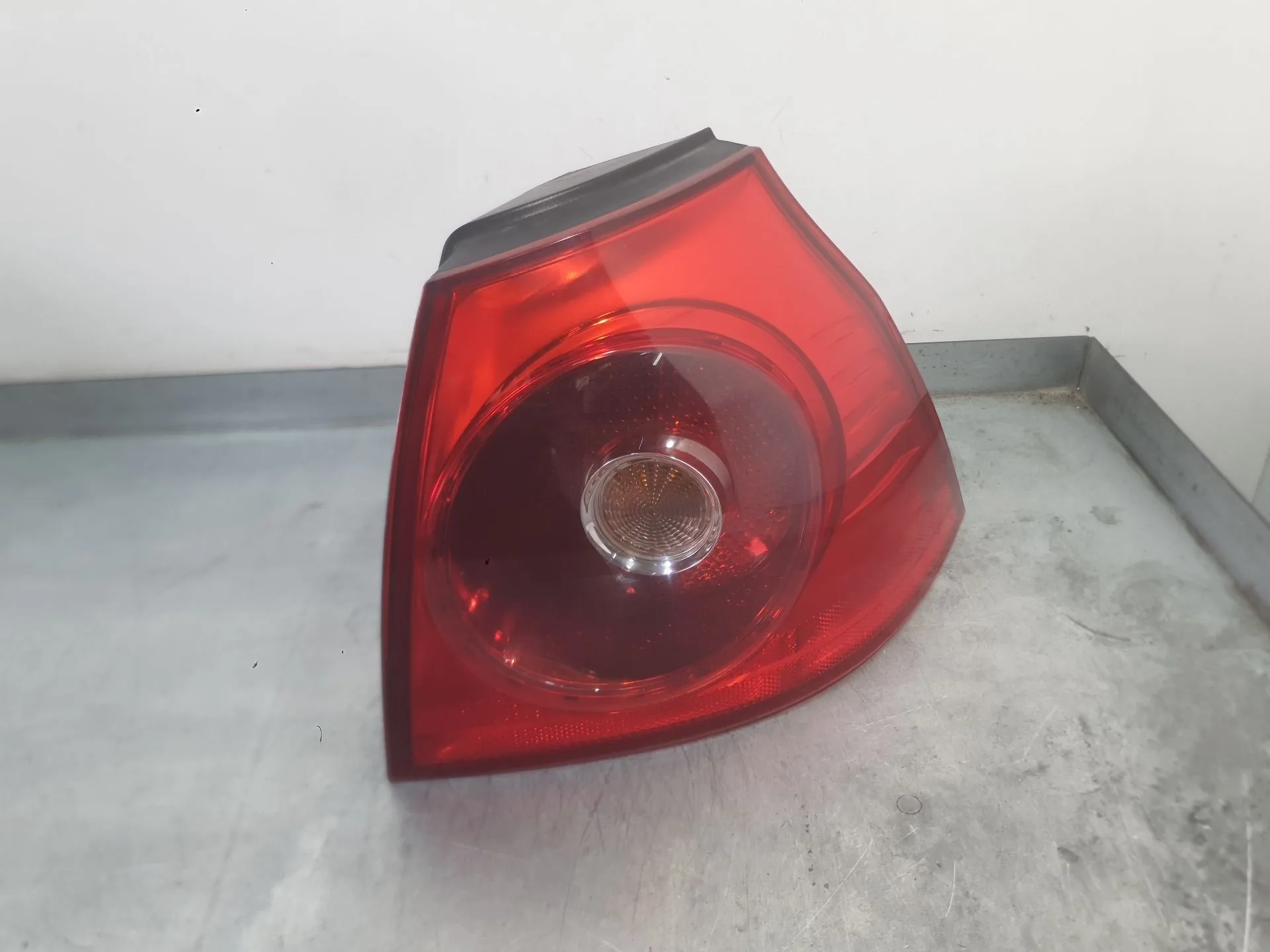 Piloto Trasero Derecho Exterior para Volkswagen Golf V (1K1)