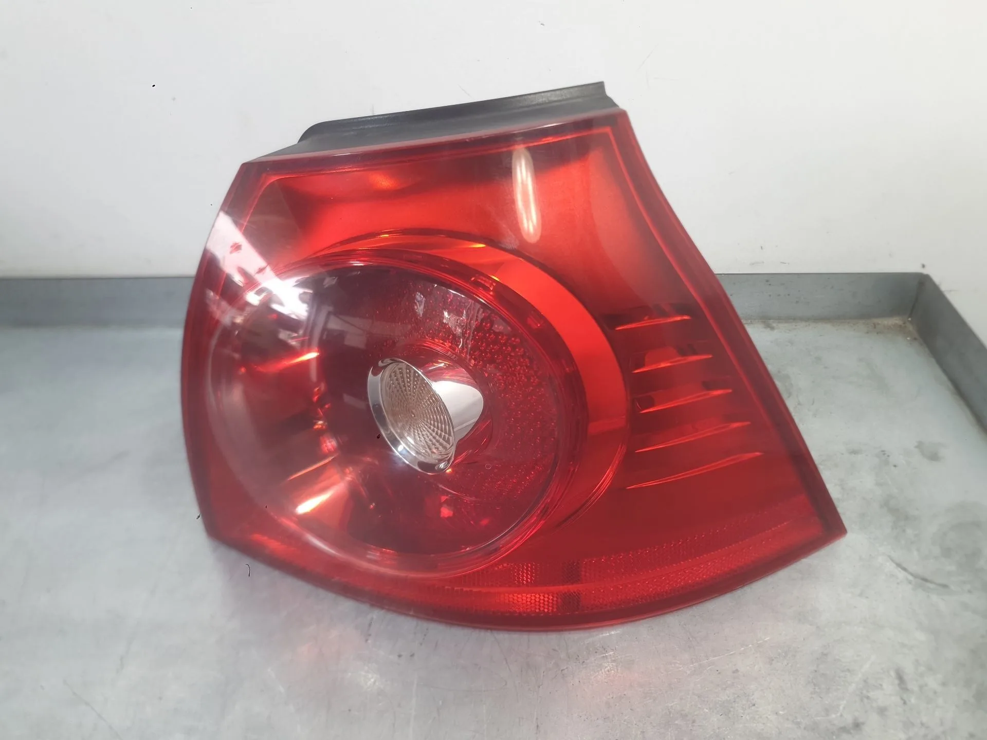 Piloto Trasero Derecho Exterior para Volkswagen Golf V (1K1)