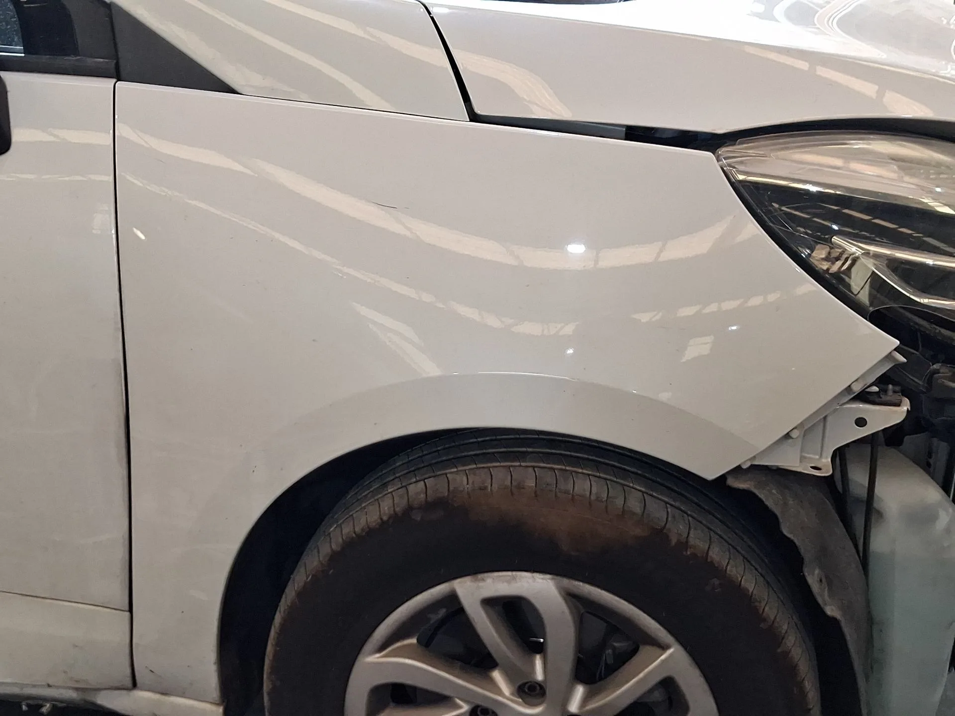 Aleta Delantera Derecha para Renault Grand Scenic Iii (Jz0/1_)