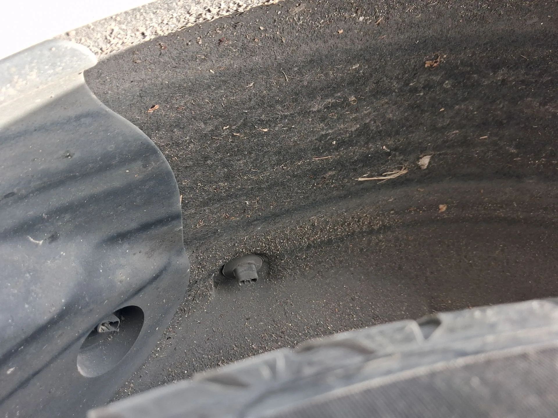 Plastico Pase Rueda Tras. Izq. para Renault Grand Scenic Iii (Jz0/1_)
