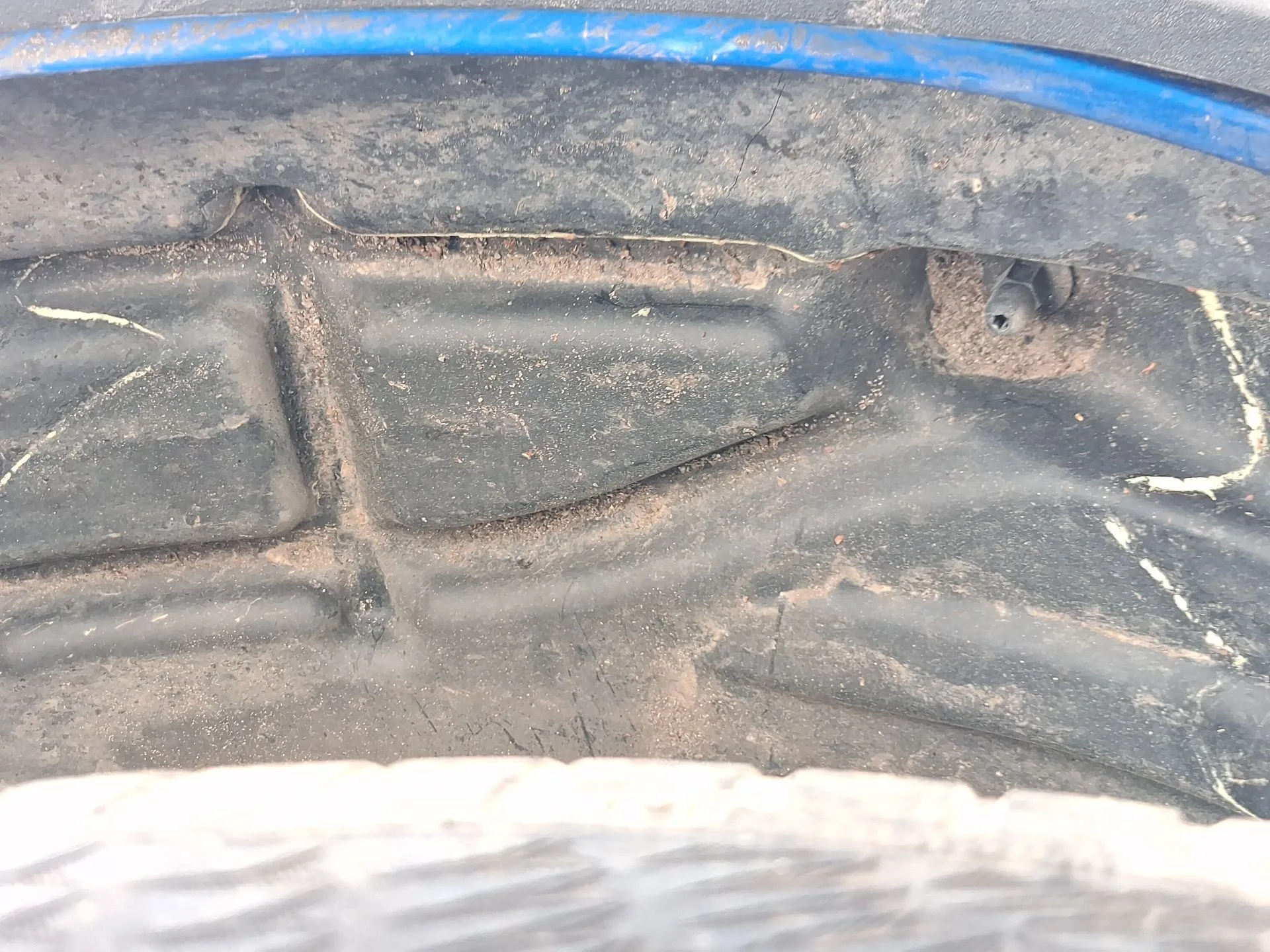 Plastico Pase Rueda Tras. Dch. para Peugeot 2008 Ii (Ud_, Us_, Uy_, Uj_, Ur_, Uc_)