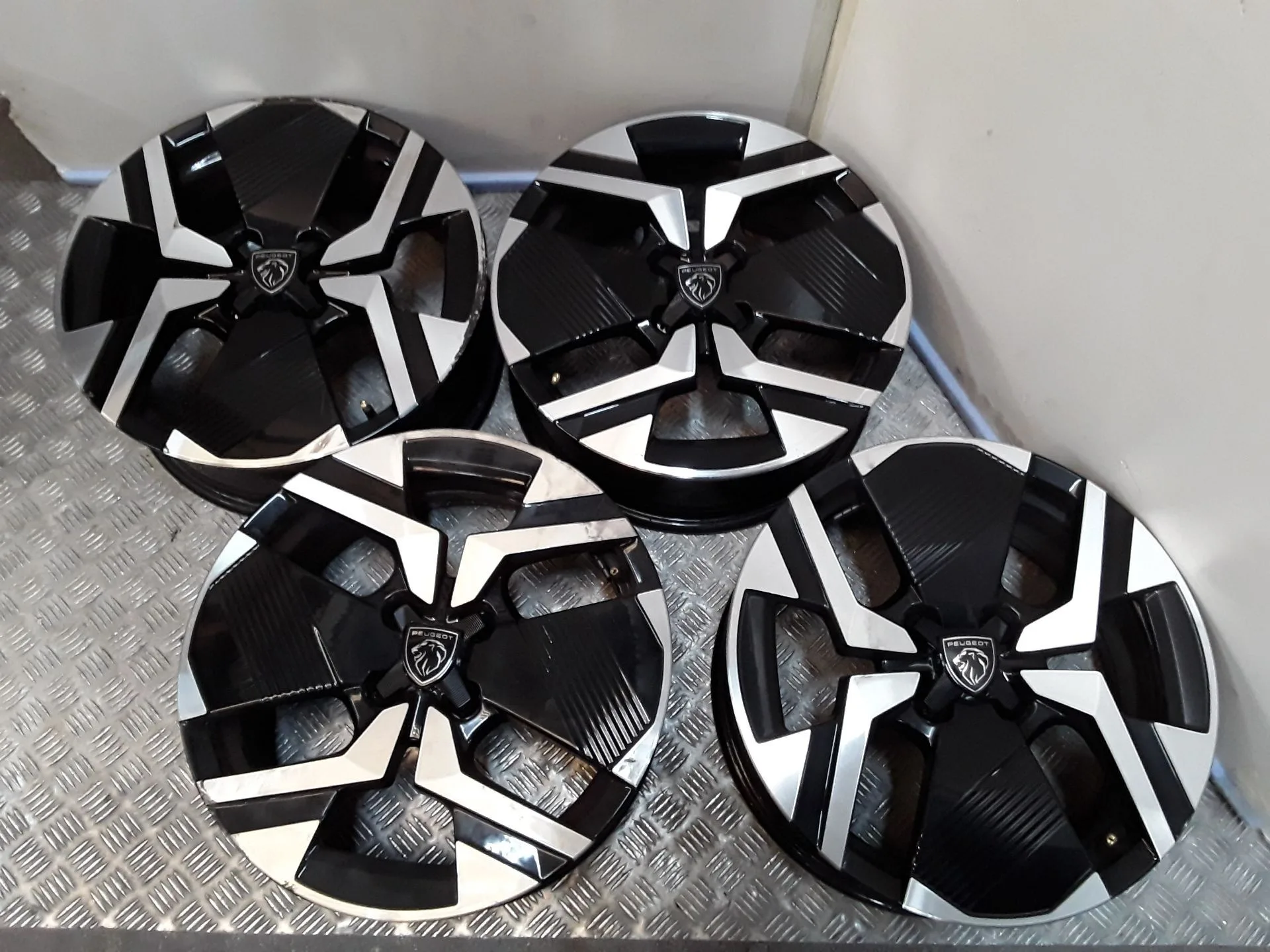 Juego Llantas Aluminio para Peugeot 2008 Ii (Ud_, Us_, Uy_, Uj_, Ur_, Uc_)
