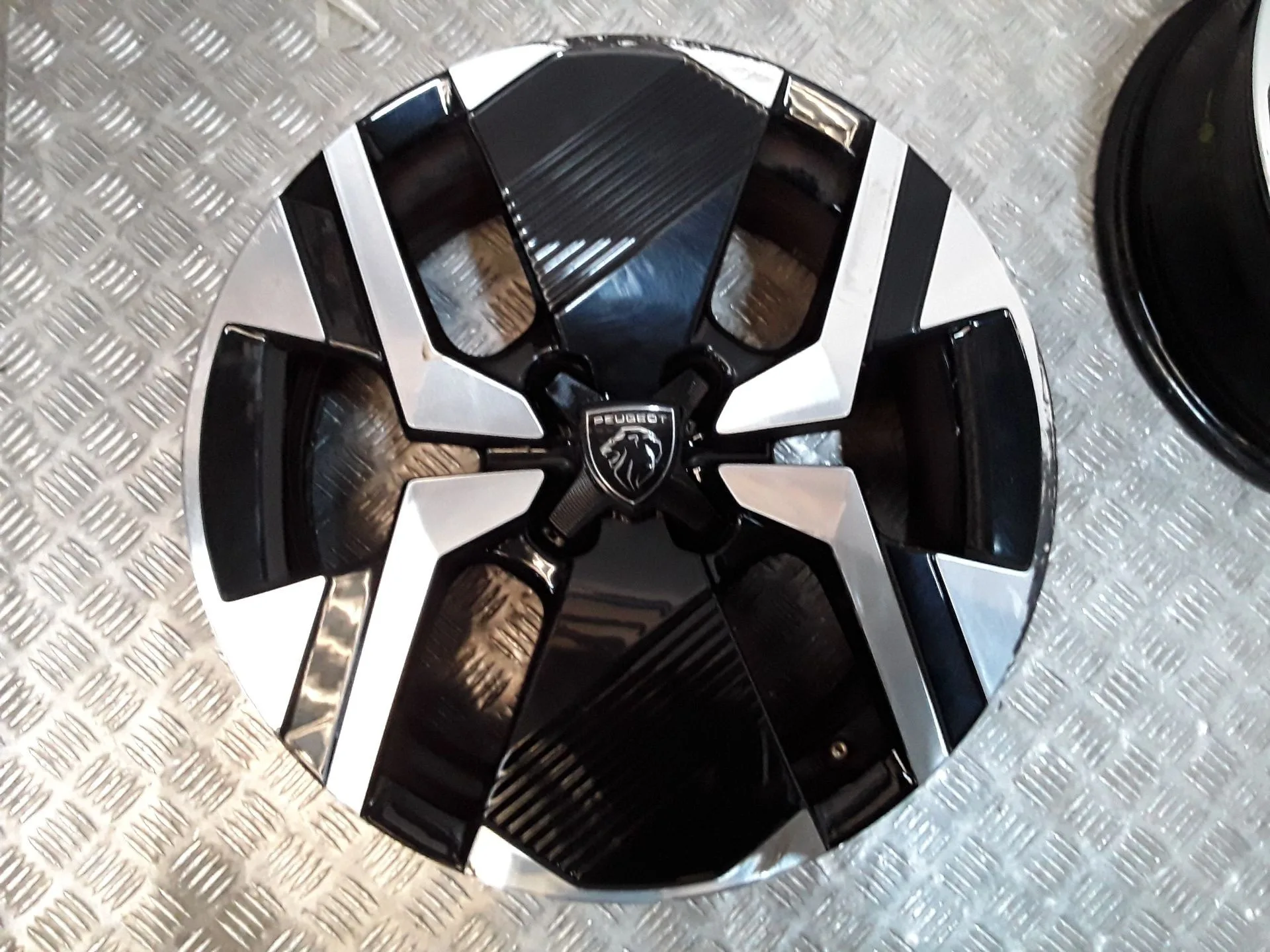 Juego Llantas Aluminio para Peugeot 2008 Ii (Ud_, Us_, Uy_, Uj_, Ur_, Uc_)