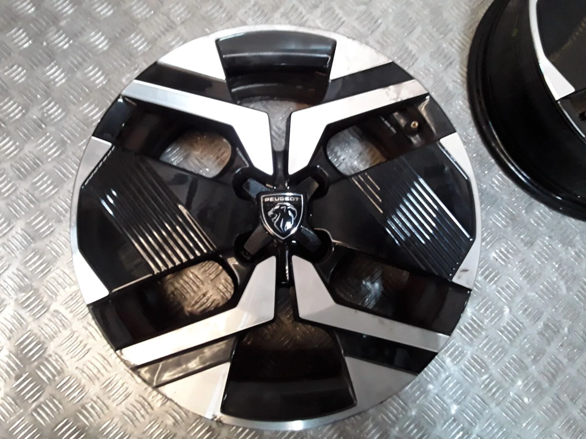 Juego Llantas Aluminio para Peugeot 2008 Ii (Ud_, Us_, Uy_, Uj_, Ur_, Uc_)