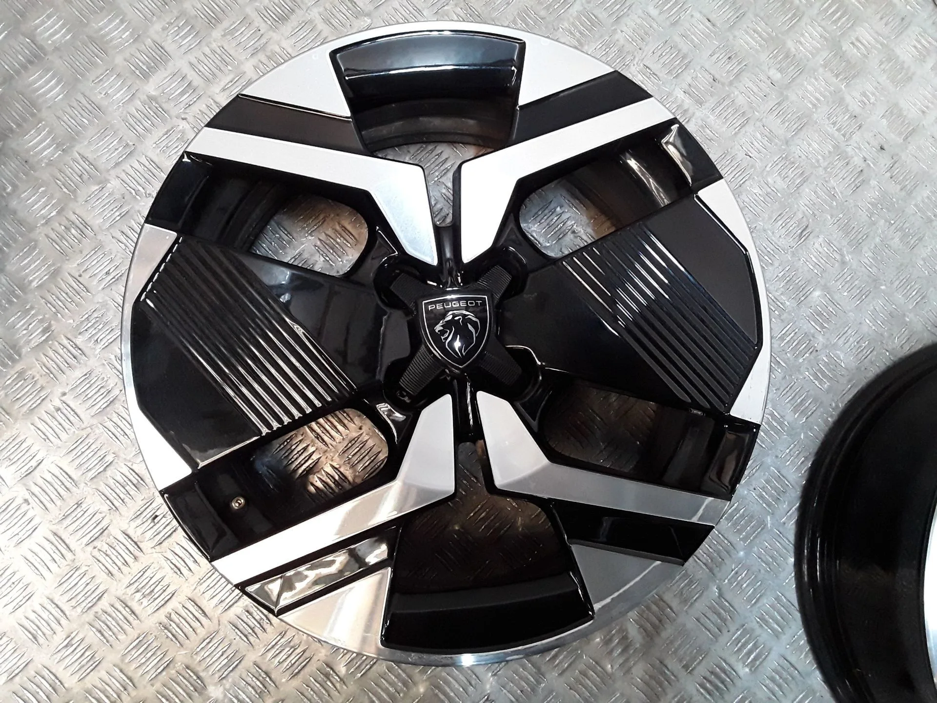 Juego Llantas Aluminio para Peugeot 2008 Ii (Ud_, Us_, Uy_, Uj_, Ur_, Uc_)