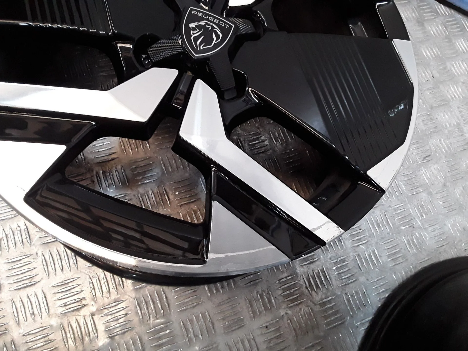 Juego Llantas Aluminio para Peugeot 2008 Ii (Ud_, Us_, Uy_, Uj_, Ur_, Uc_)