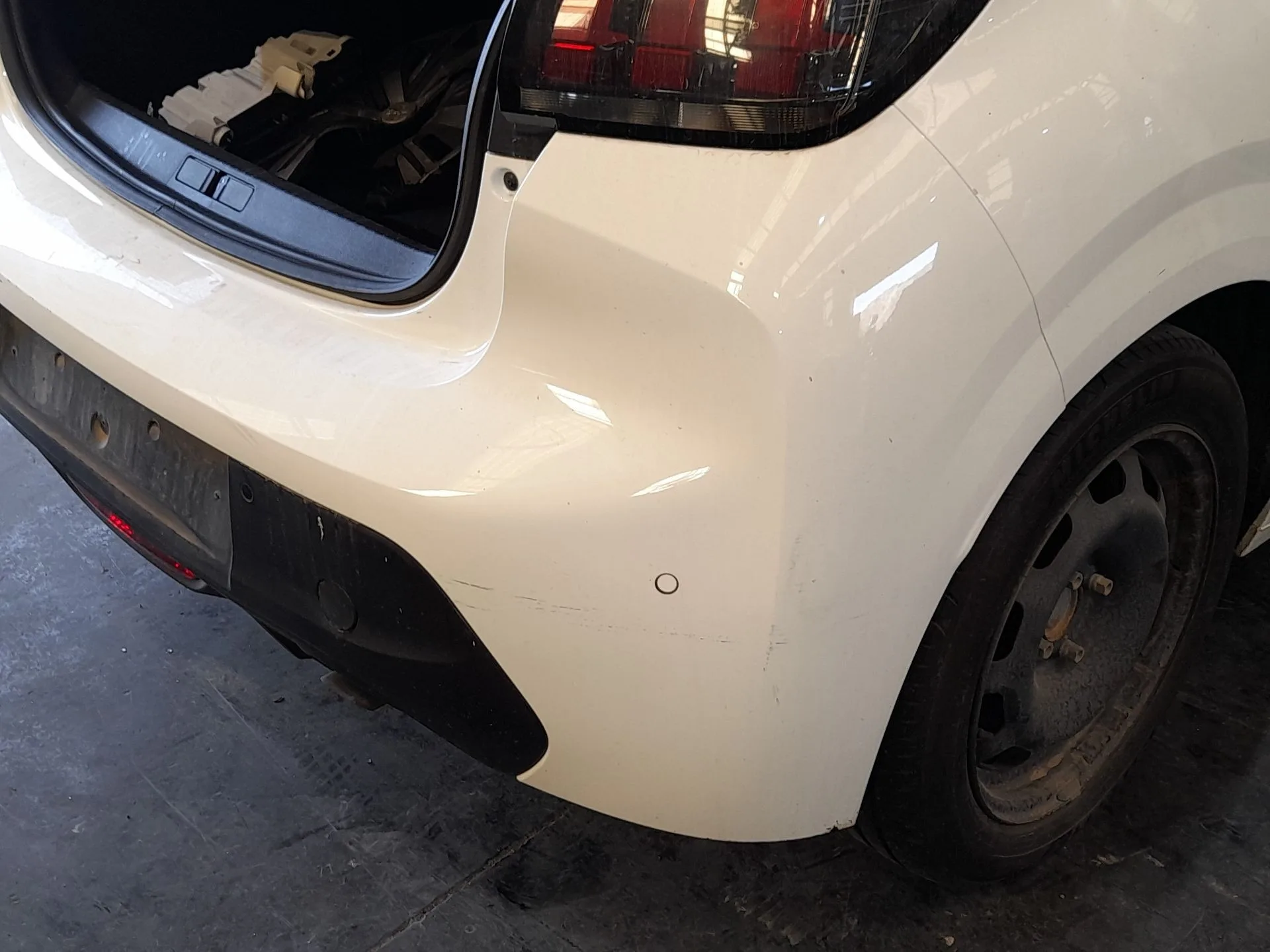 Paragolpes Trasero para Peugeot 208 Ii (Ub_, Up_, Uw_, Uj_)