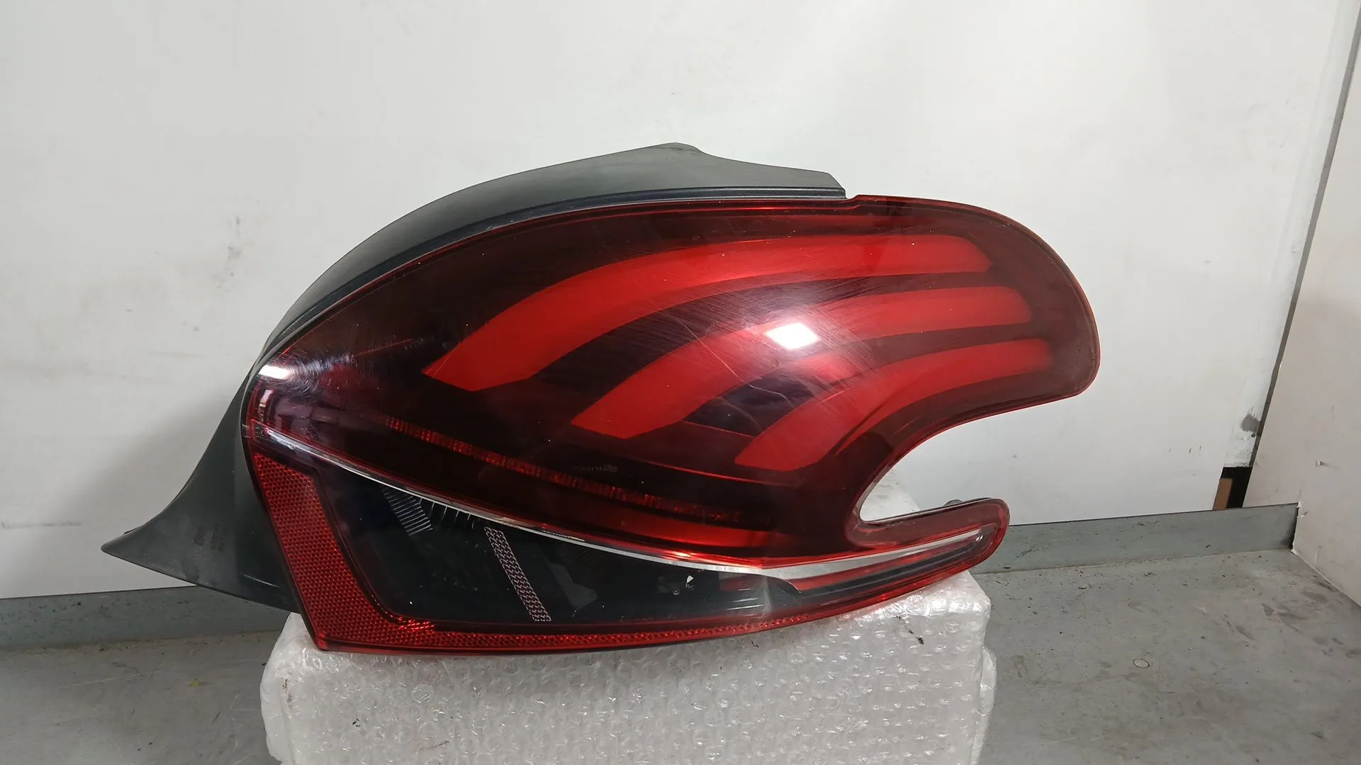 Piloto Trasero Derecho para Peugeot 208 I (Ca_, Cc_)