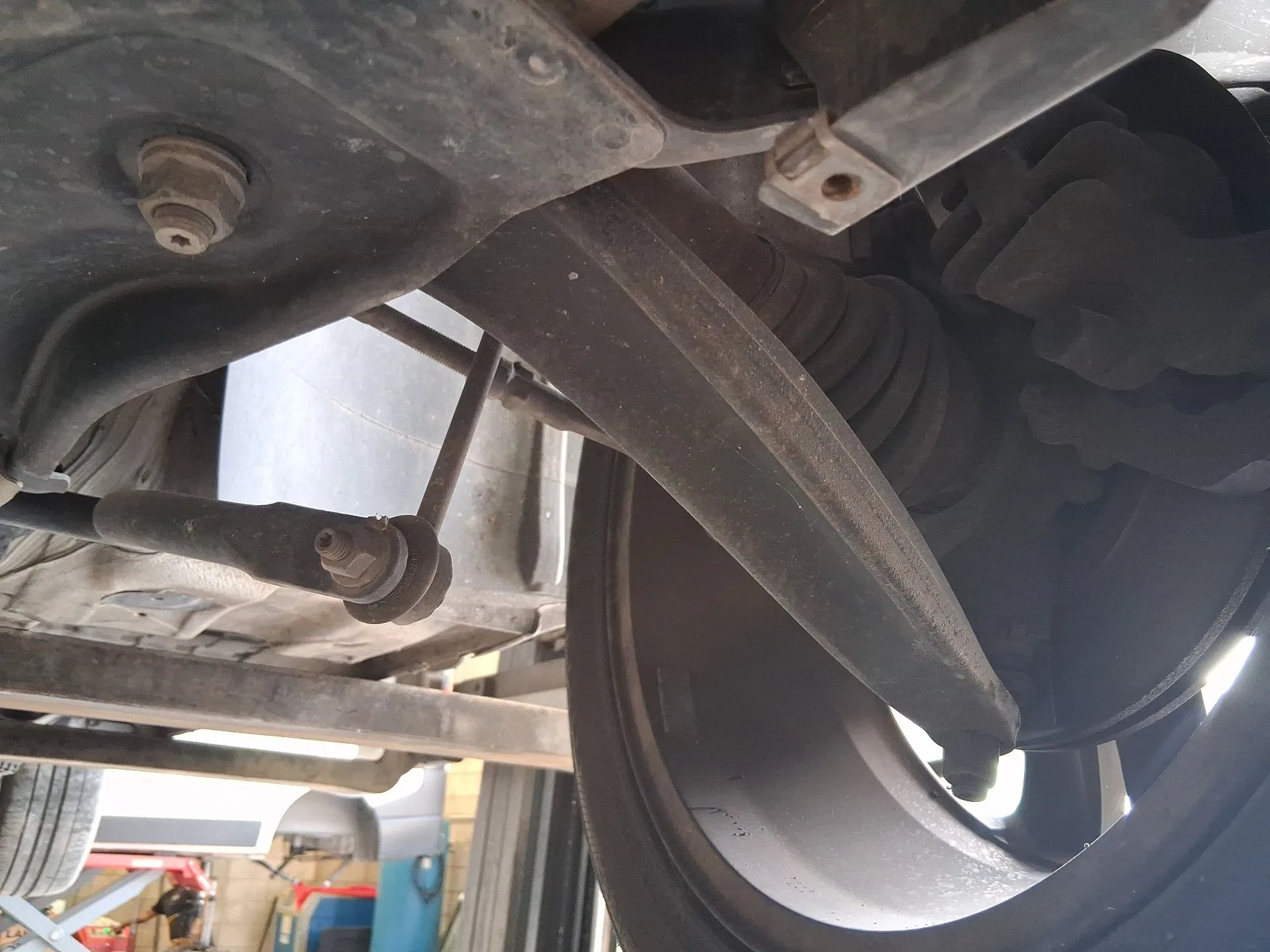 Brazo Suspension Inferior Delantero Izquierdo para Peugeot 5008 (0U_, 0E_)