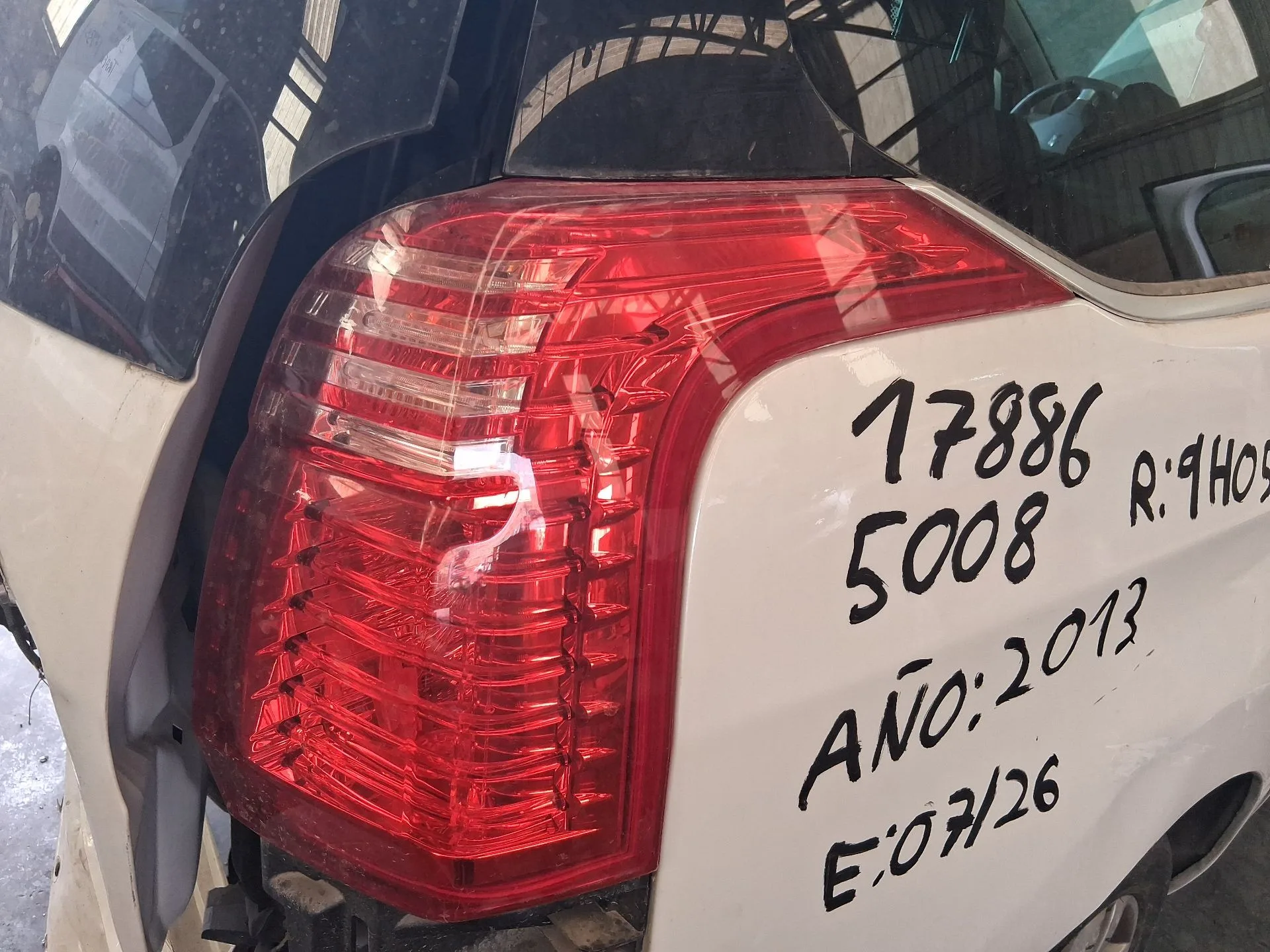 Piloto Trasero Derecho para Peugeot 5008 (0U_, 0E_)