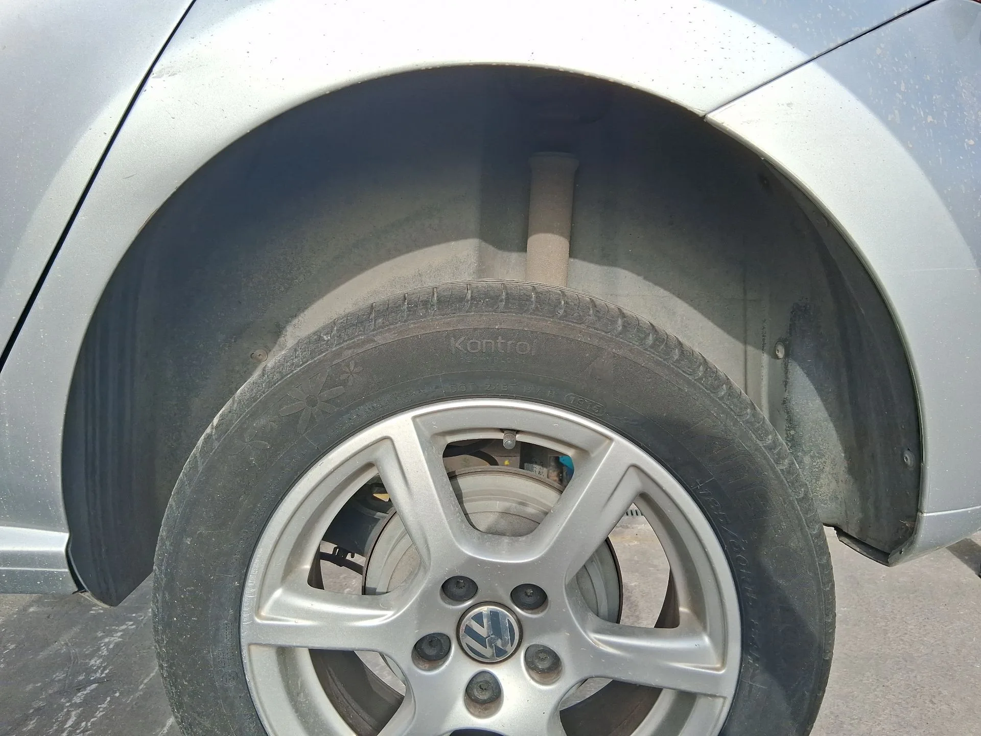 Plastico Pase Rueda Tras. Izq. para Volkswagen Polo V (6R1, 6C1)