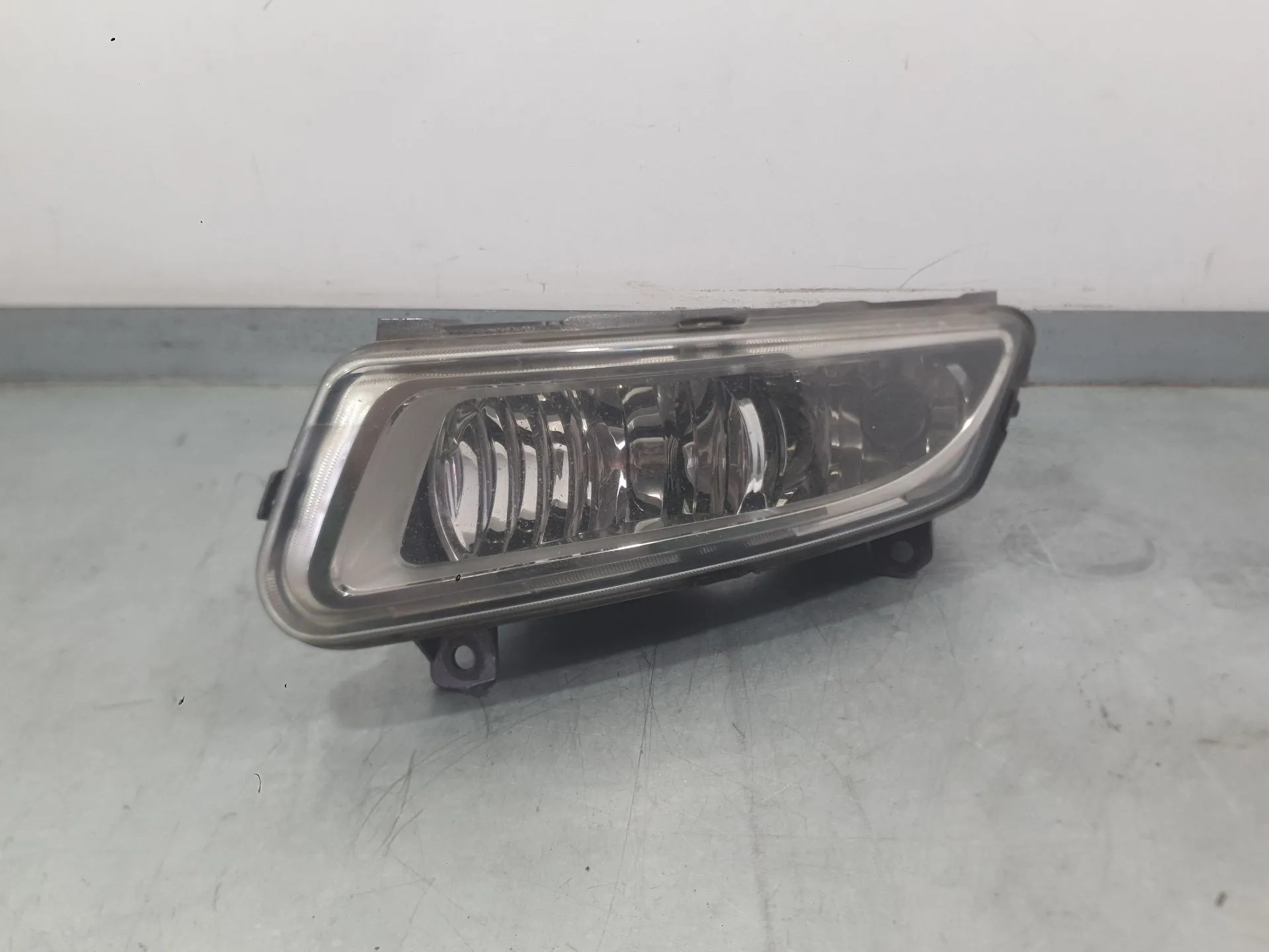 Faro Antiniebla Izquierdo para Volkswagen Polo V (6R1, 6C1)