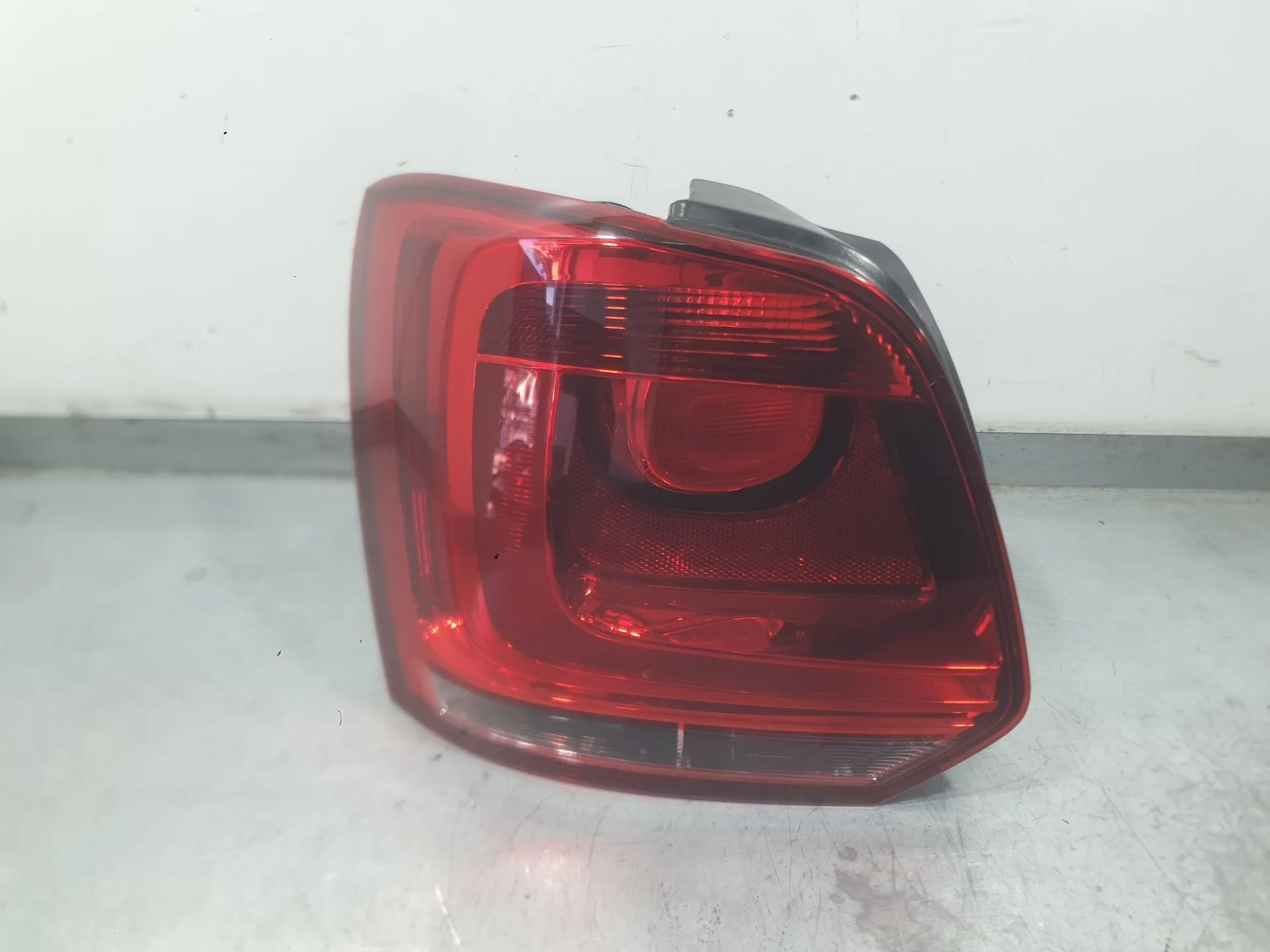 Piloto Trasero Izquierdo para Volkswagen Polo V (6R1, 6C1)