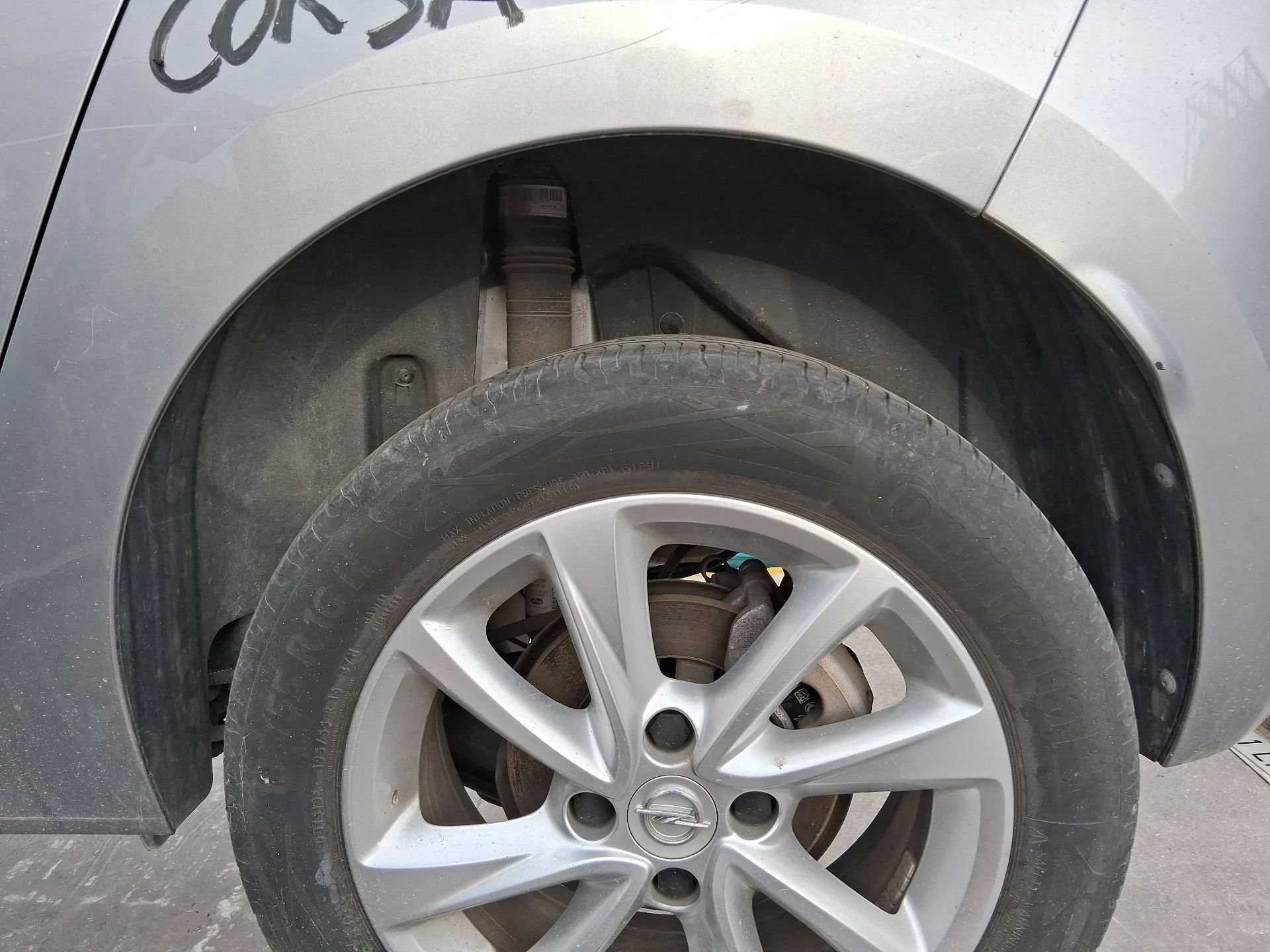 Plastico Pase Rueda Tras. Izq. para Opel Corsa F (P2Jo)