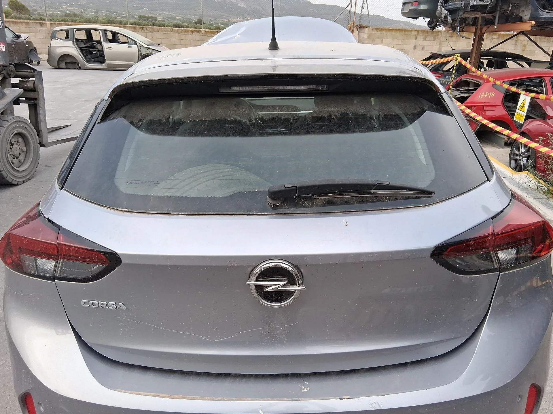 Porton Trasero para Opel Corsa F (P2Jo)