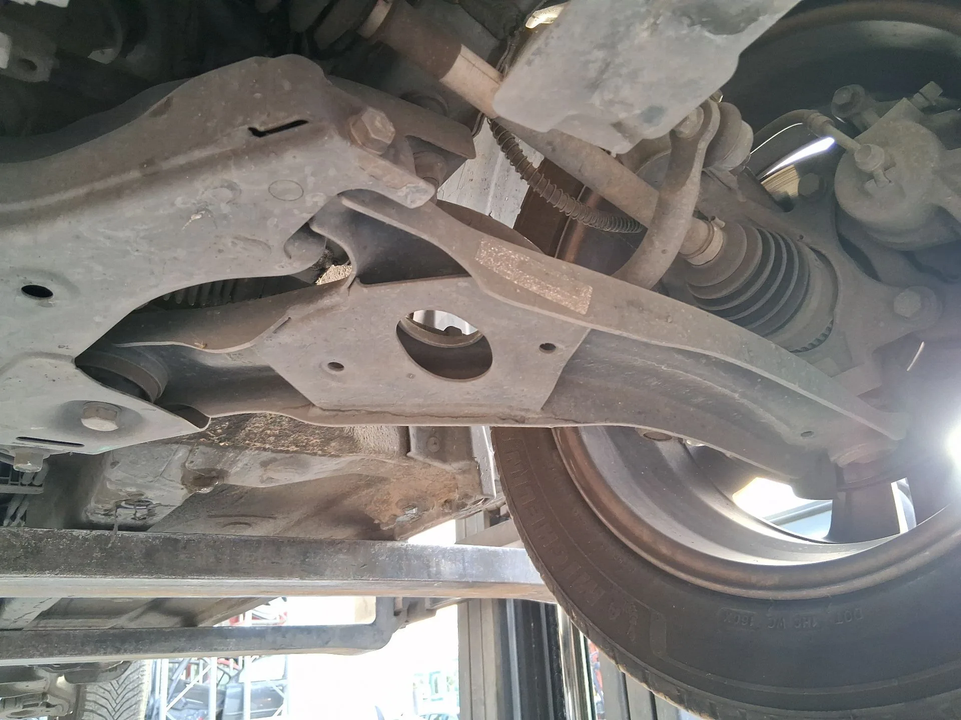 Brazo Suspension Inferior Delantero Izquierdo para Hyundai Ix20 (Jc)