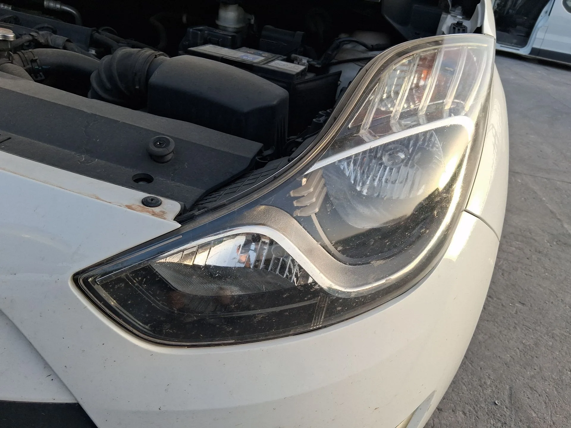 Faro Izquierdo para Hyundai Ix20 (Jc)